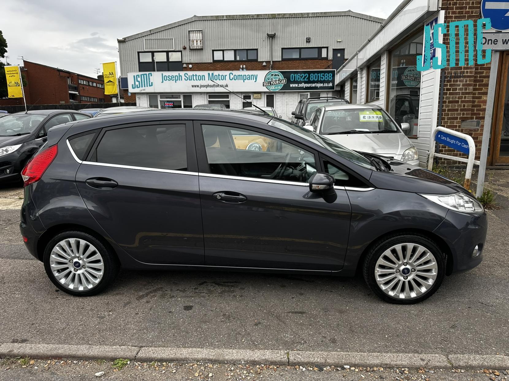 Ford Fiesta 1.4 Titanium Hatchback 5dr Petrol Manual (133 g/km, 94 bhp)