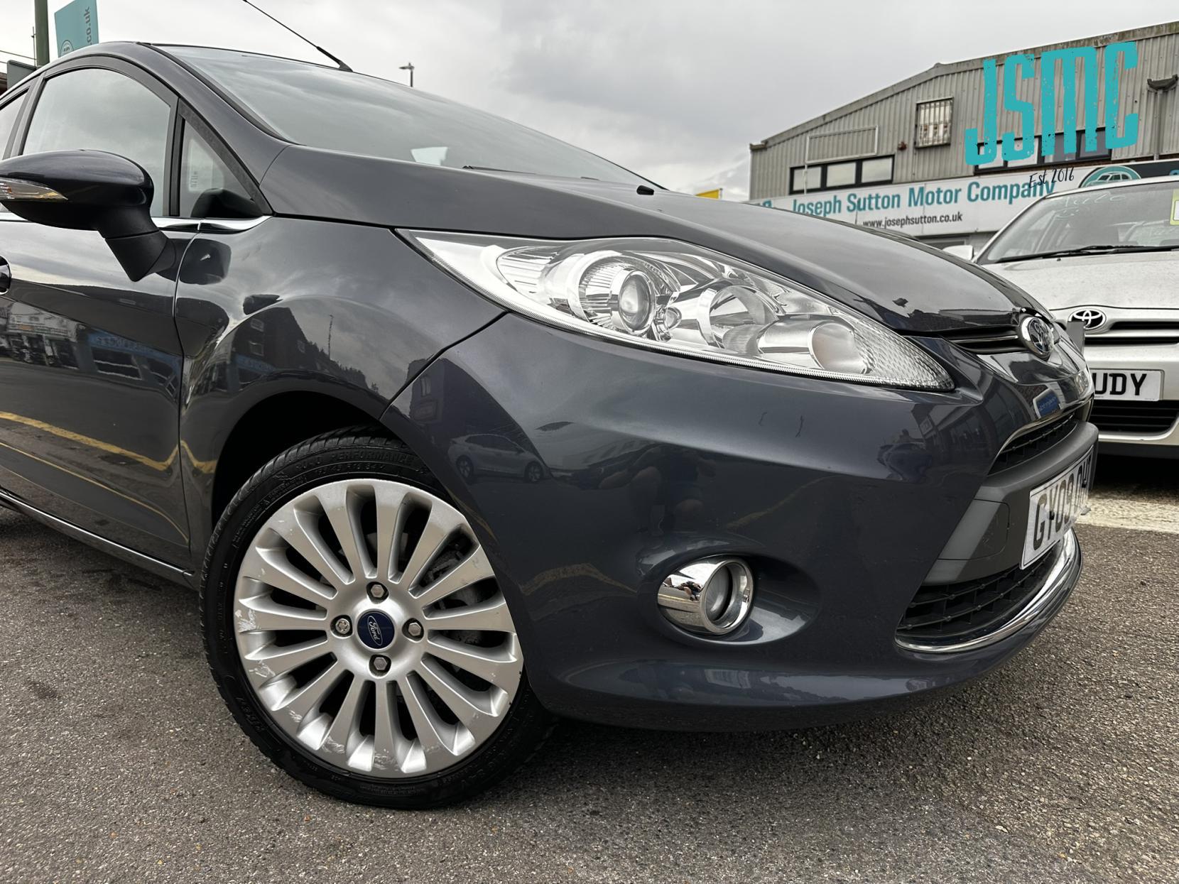 Ford Fiesta 1.4 Titanium Hatchback 5dr Petrol Manual (133 g/km, 94 bhp)