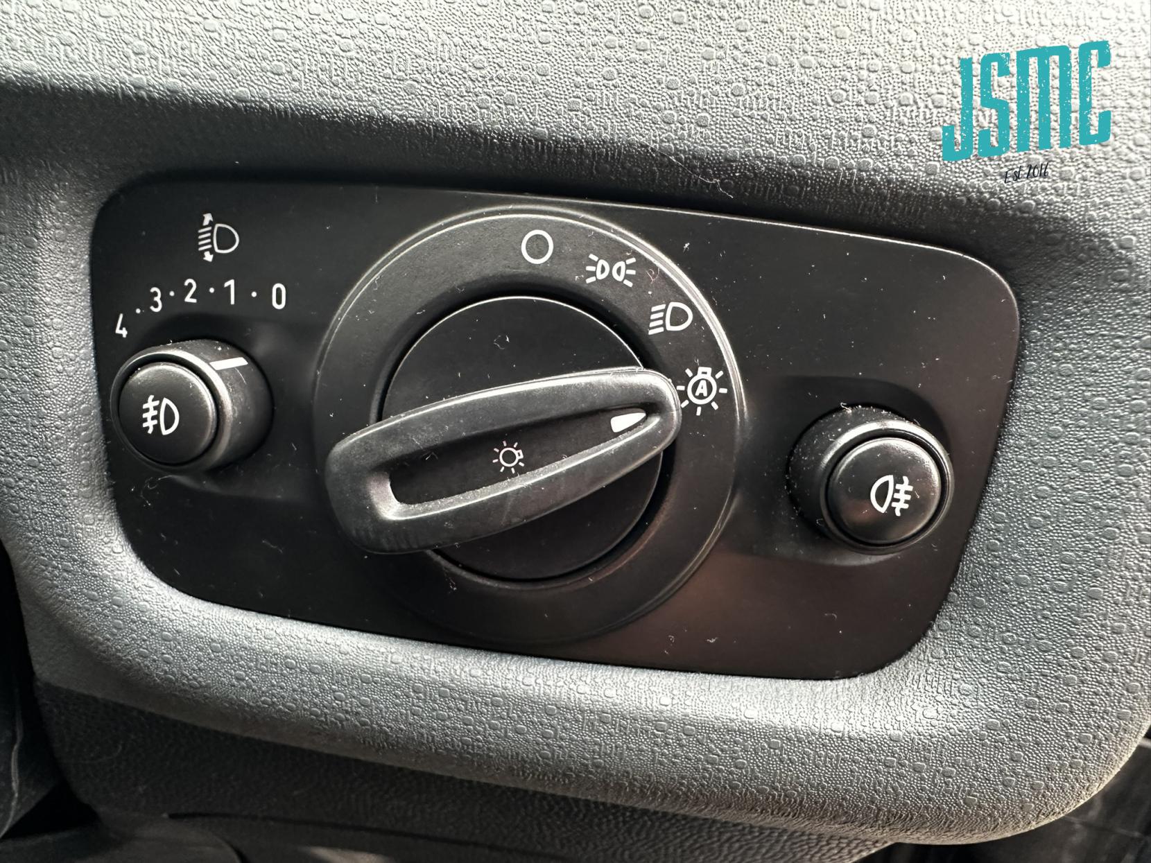 Ford Fiesta 1.4 Titanium Hatchback 5dr Petrol Manual (133 g/km, 94 bhp)