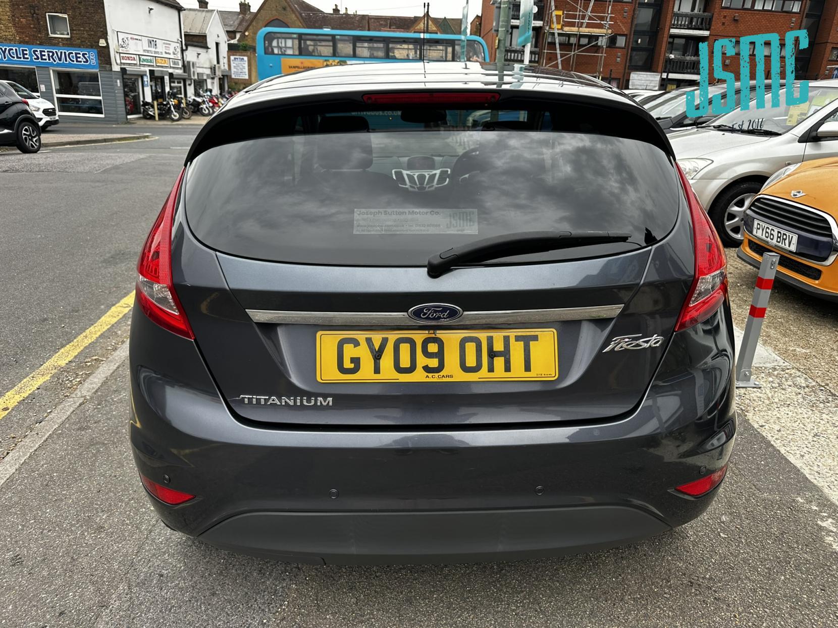 Ford Fiesta 1.4 Titanium Hatchback 5dr Petrol Manual (133 g/km, 94 bhp)