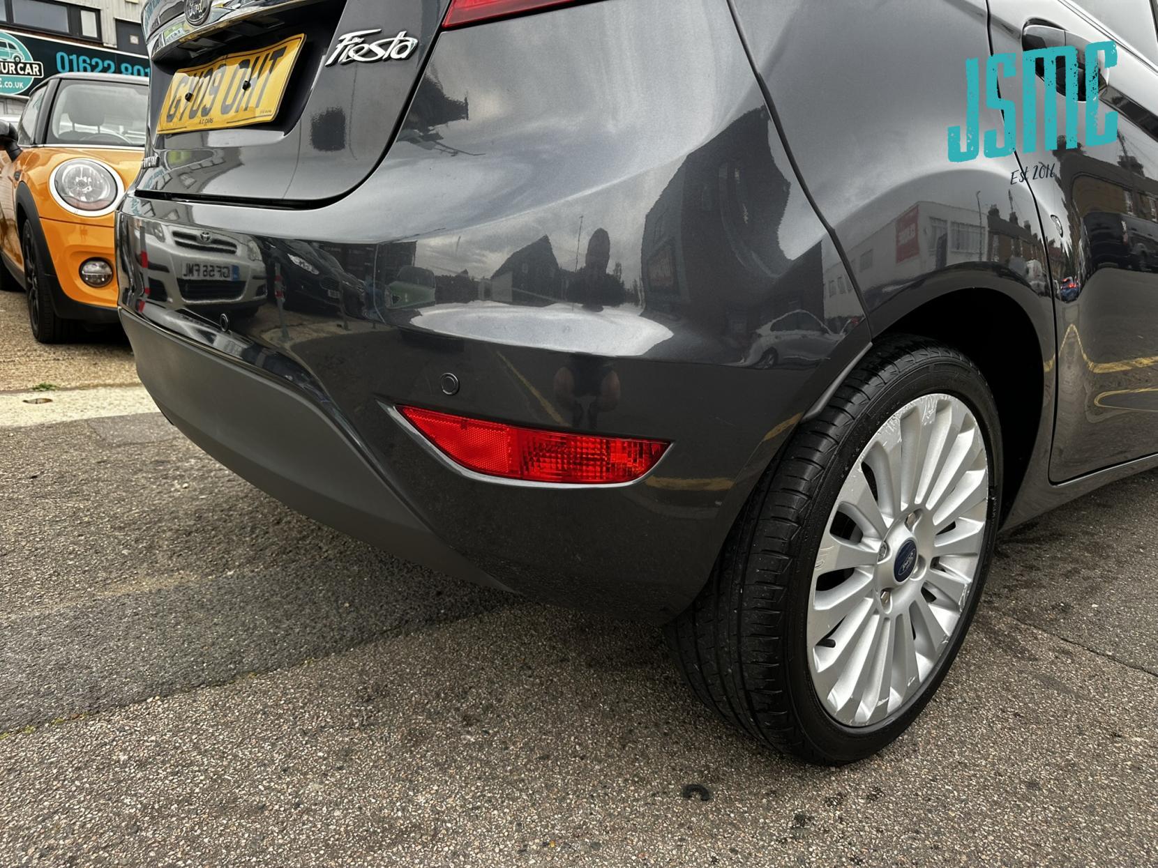 Ford Fiesta 1.4 Titanium Hatchback 5dr Petrol Manual (133 g/km, 94 bhp)