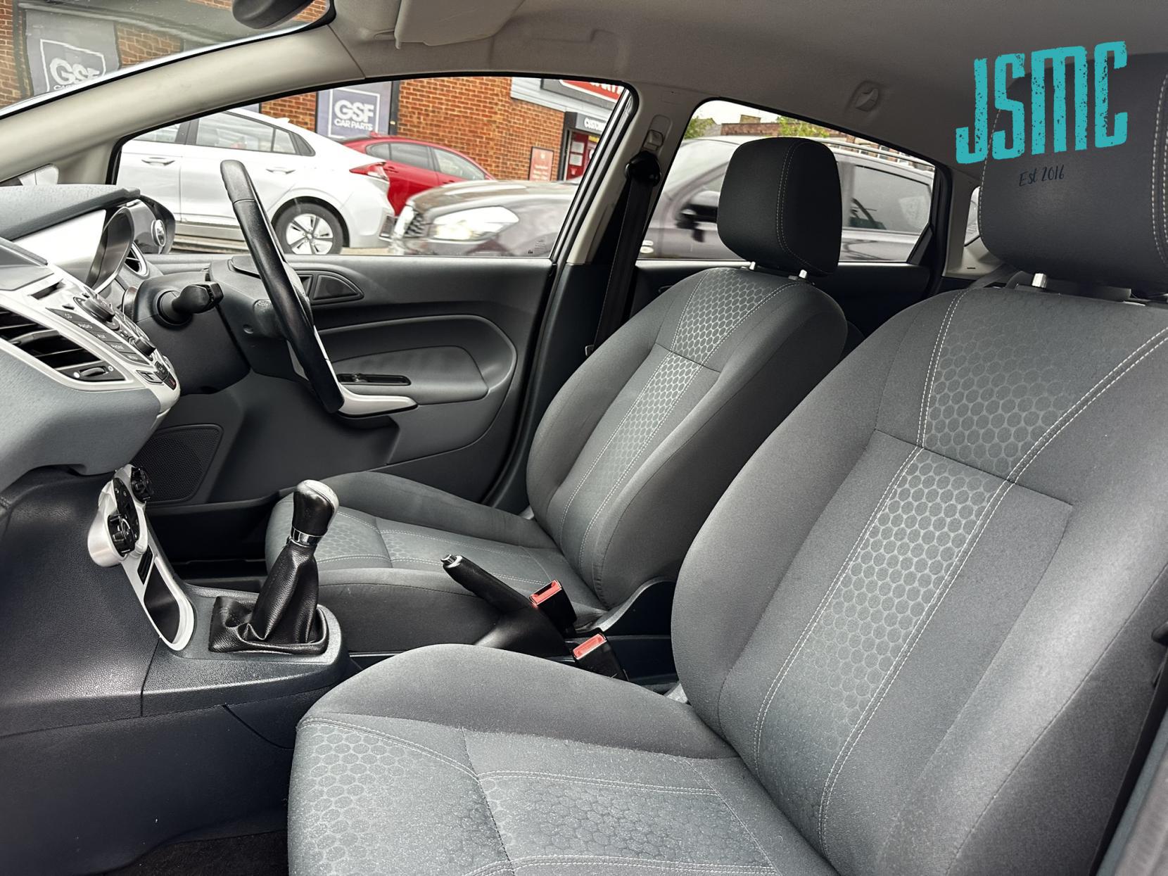 Ford Fiesta 1.4 Titanium Hatchback 5dr Petrol Manual (133 g/km, 94 bhp)