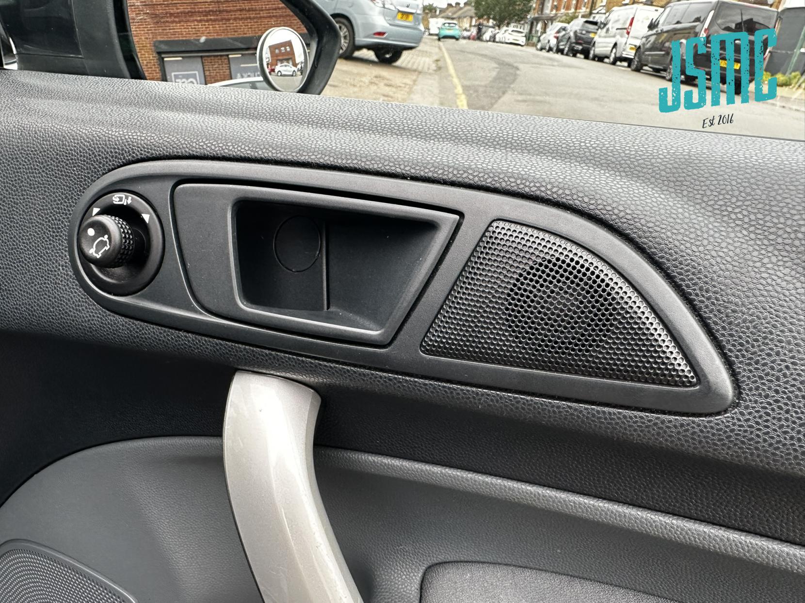 Ford Fiesta 1.4 Titanium Hatchback 5dr Petrol Manual (133 g/km, 94 bhp)