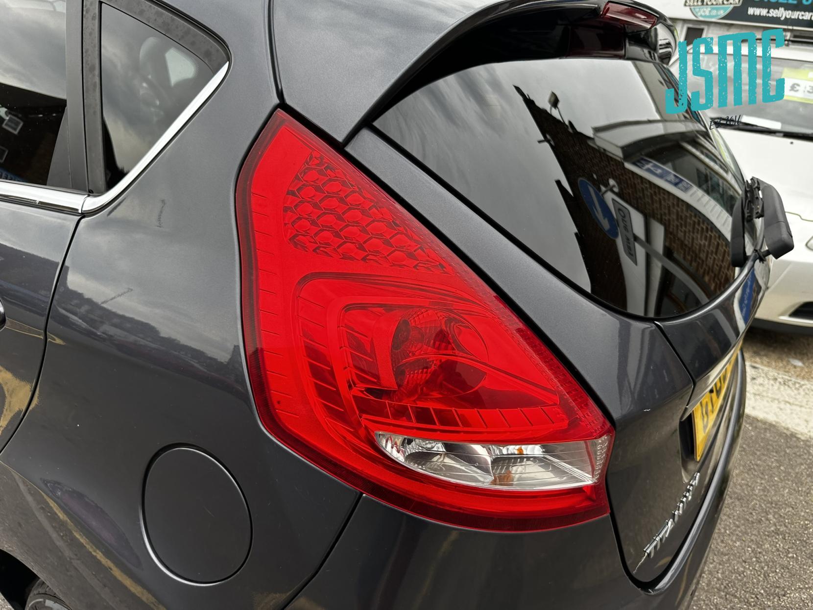 Ford Fiesta 1.4 Titanium Hatchback 5dr Petrol Manual (133 g/km, 94 bhp)
