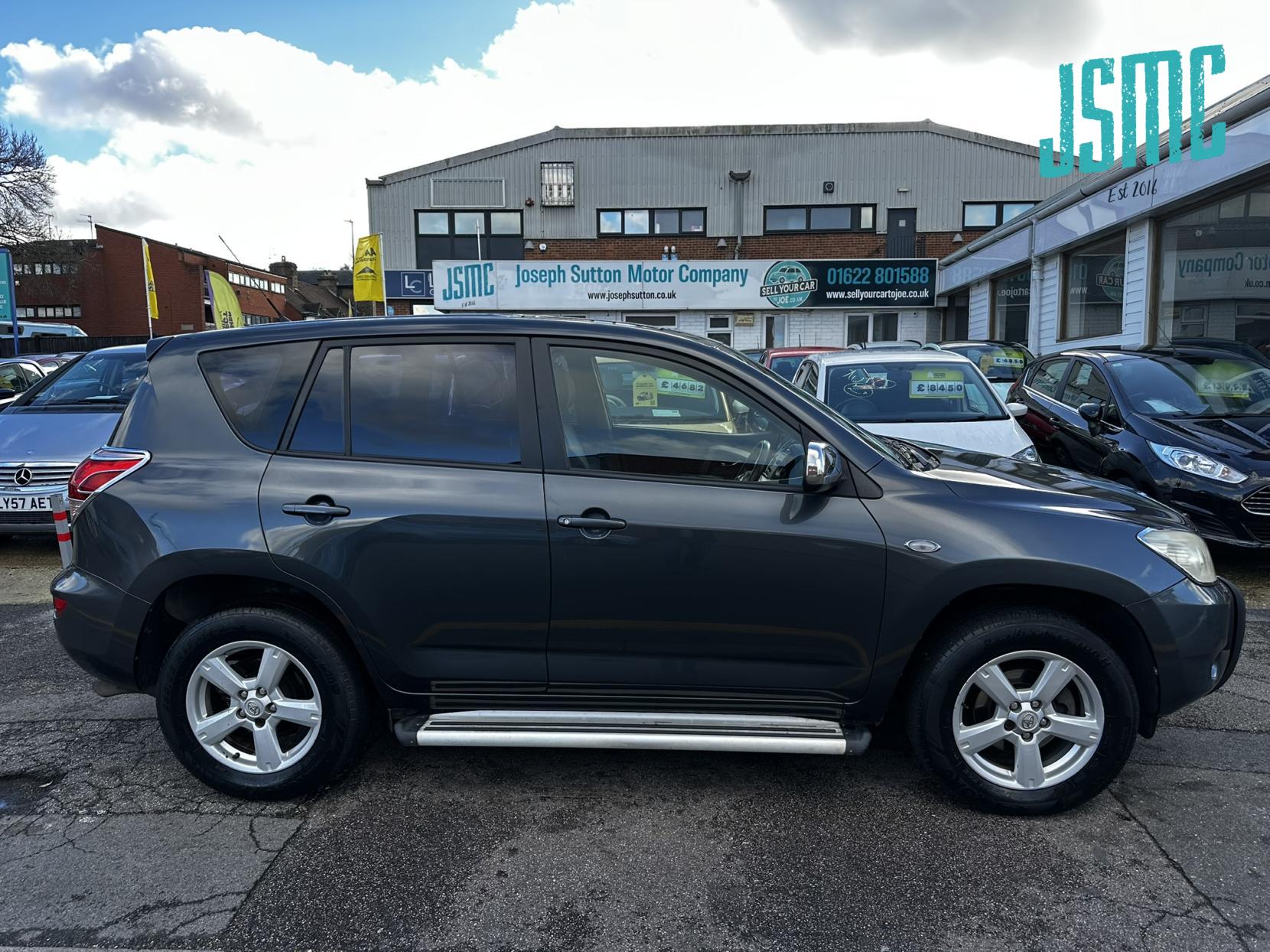 Toyota RAV4 2.0 XT-R SUV 5dr Petrol Automatic 4WD (212 g/km, 150 bhp)