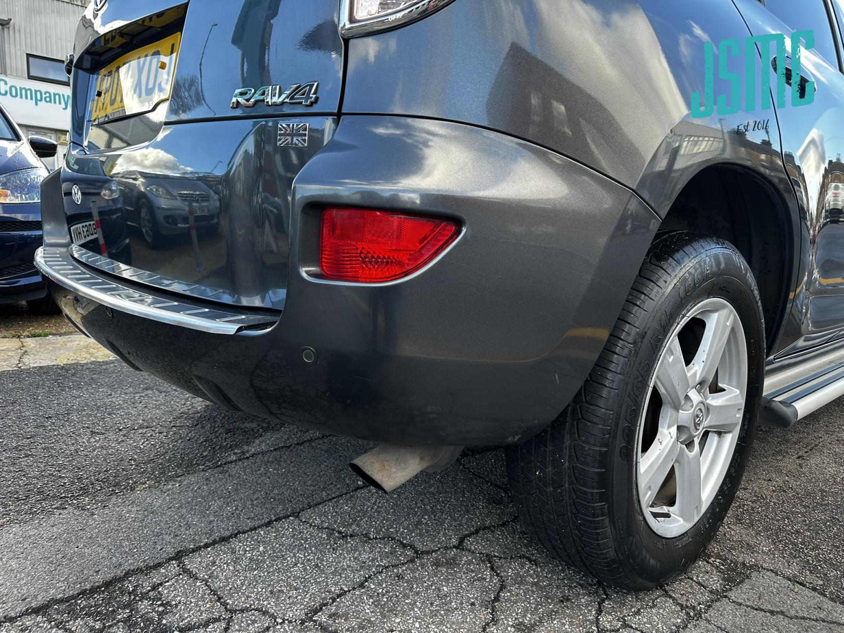 Toyota RAV4 2.0 XT-R SUV 5dr Petrol Automatic 4WD (212 g/km, 150 bhp)