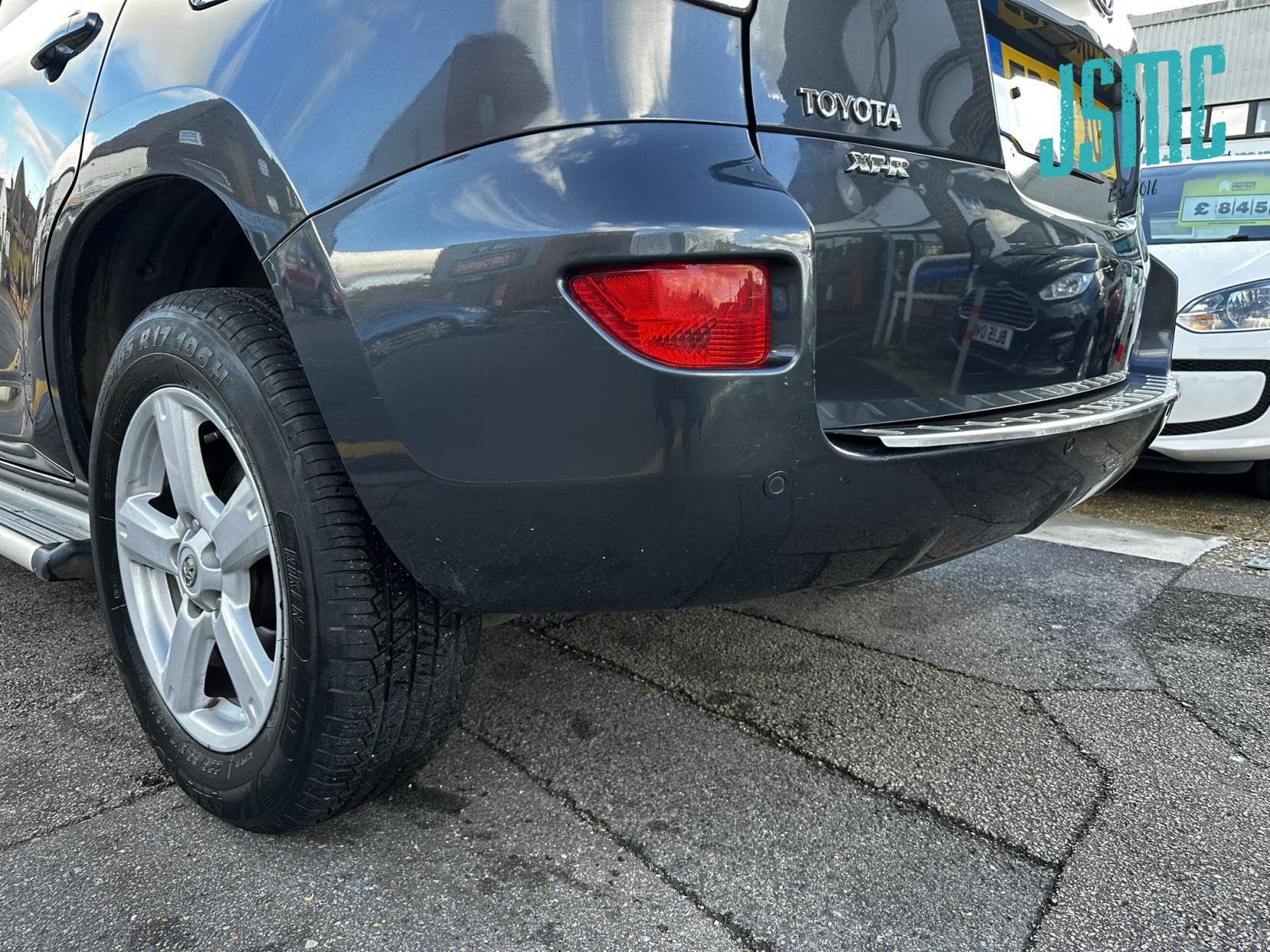 Toyota RAV4 2.0 XT-R SUV 5dr Petrol Automatic 4WD (212 g/km, 150 bhp)