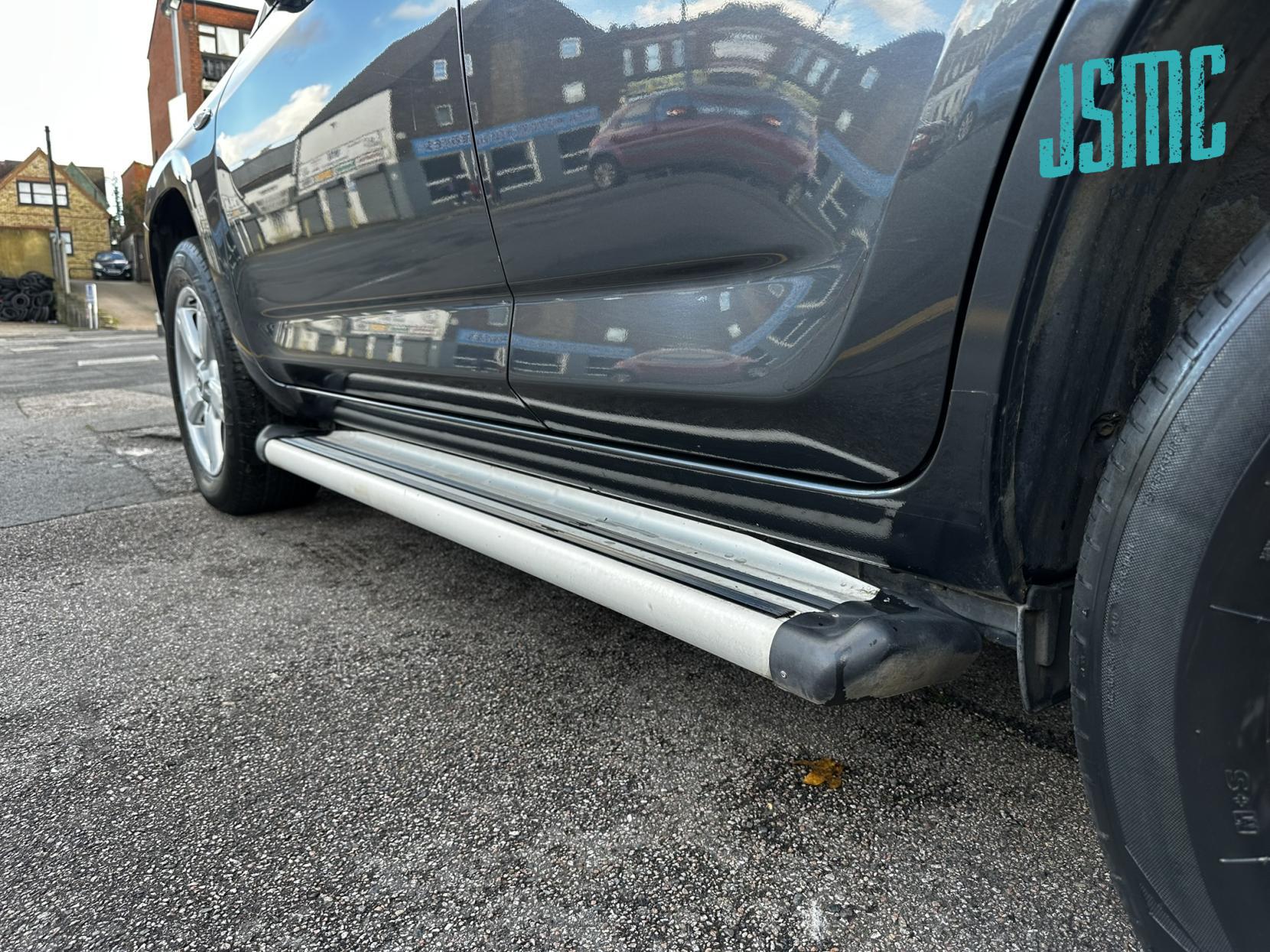 Toyota RAV4 2.0 XT-R SUV 5dr Petrol Automatic 4WD (212 g/km, 150 bhp)