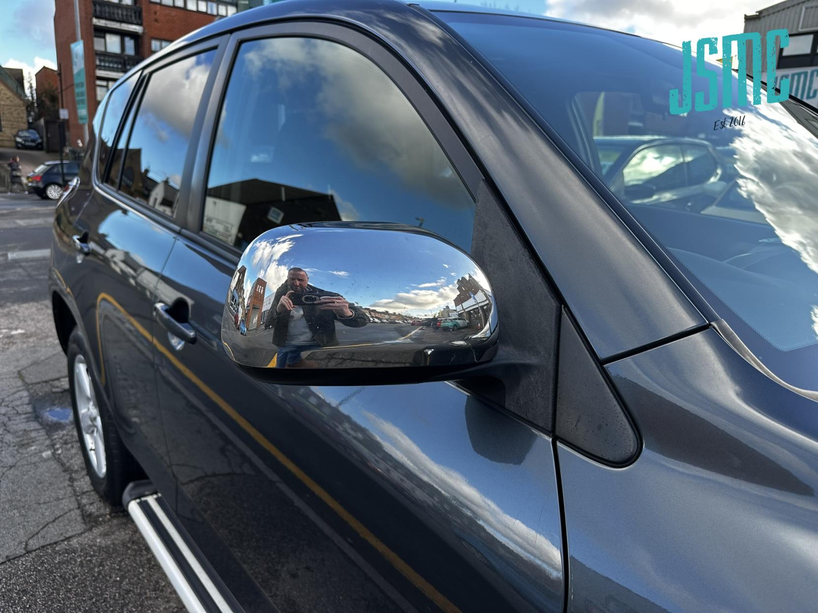 Toyota RAV4 2.0 XT-R SUV 5dr Petrol Automatic 4WD (212 g/km, 150 bhp)