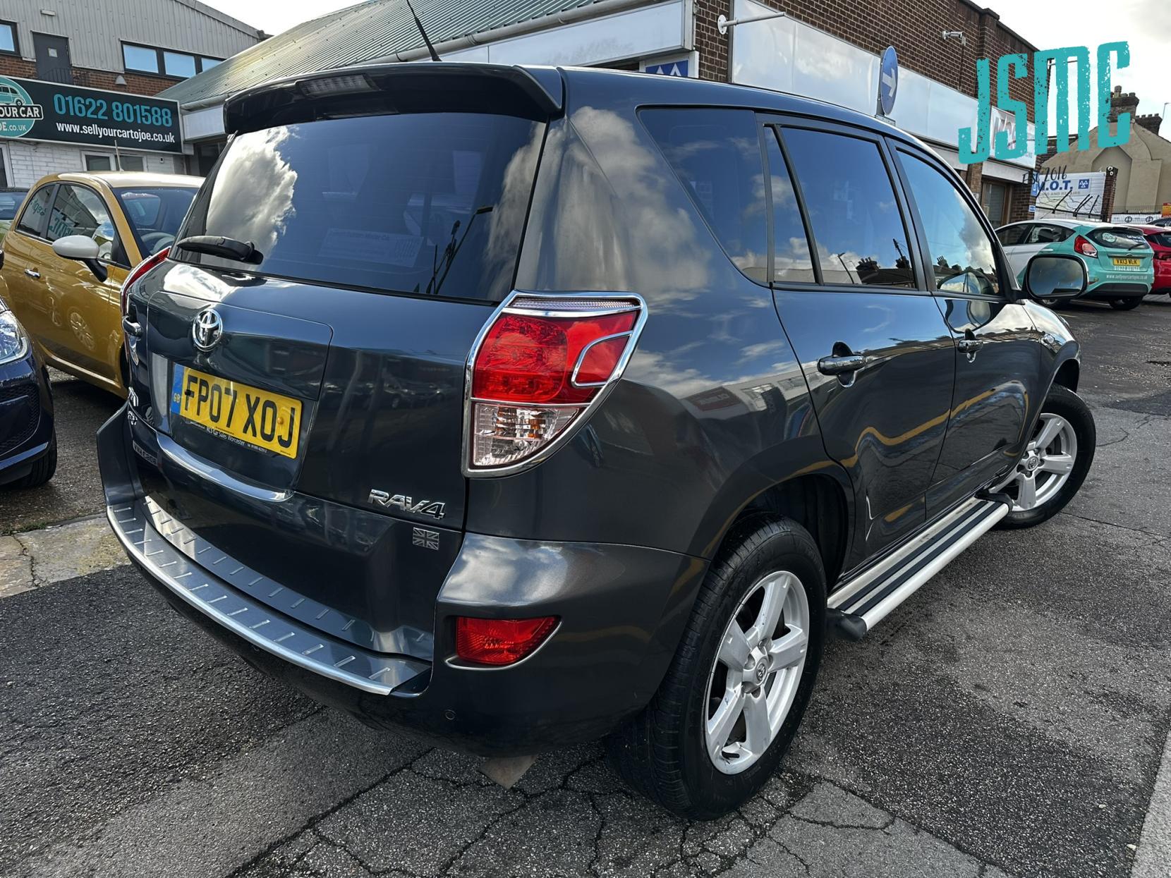 Toyota RAV4 2.0 XT-R SUV 5dr Petrol Automatic 4WD (212 g/km, 150 bhp)