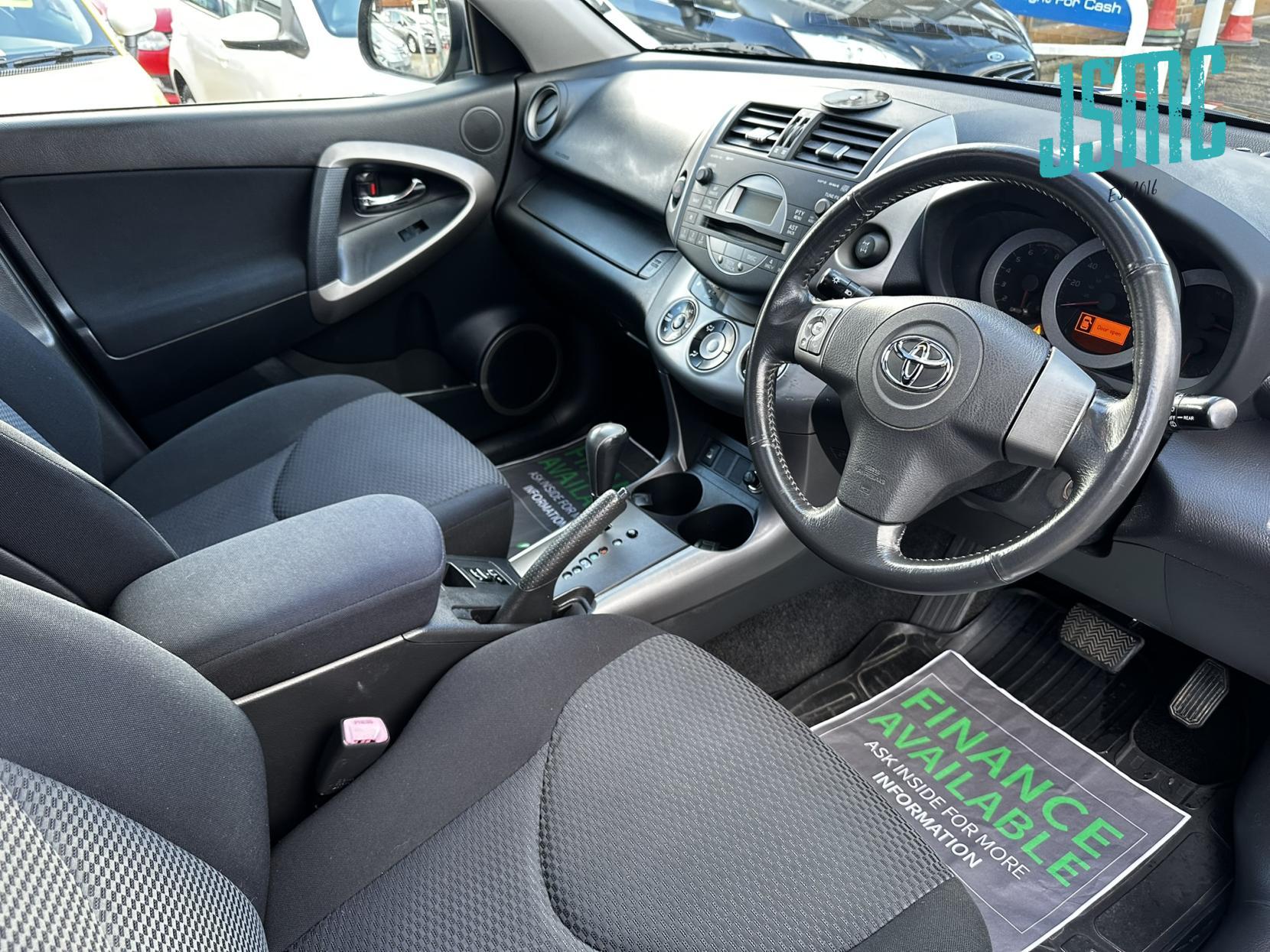 Toyota RAV4 2.0 XT-R SUV 5dr Petrol Automatic 4WD (212 g/km, 150 bhp)