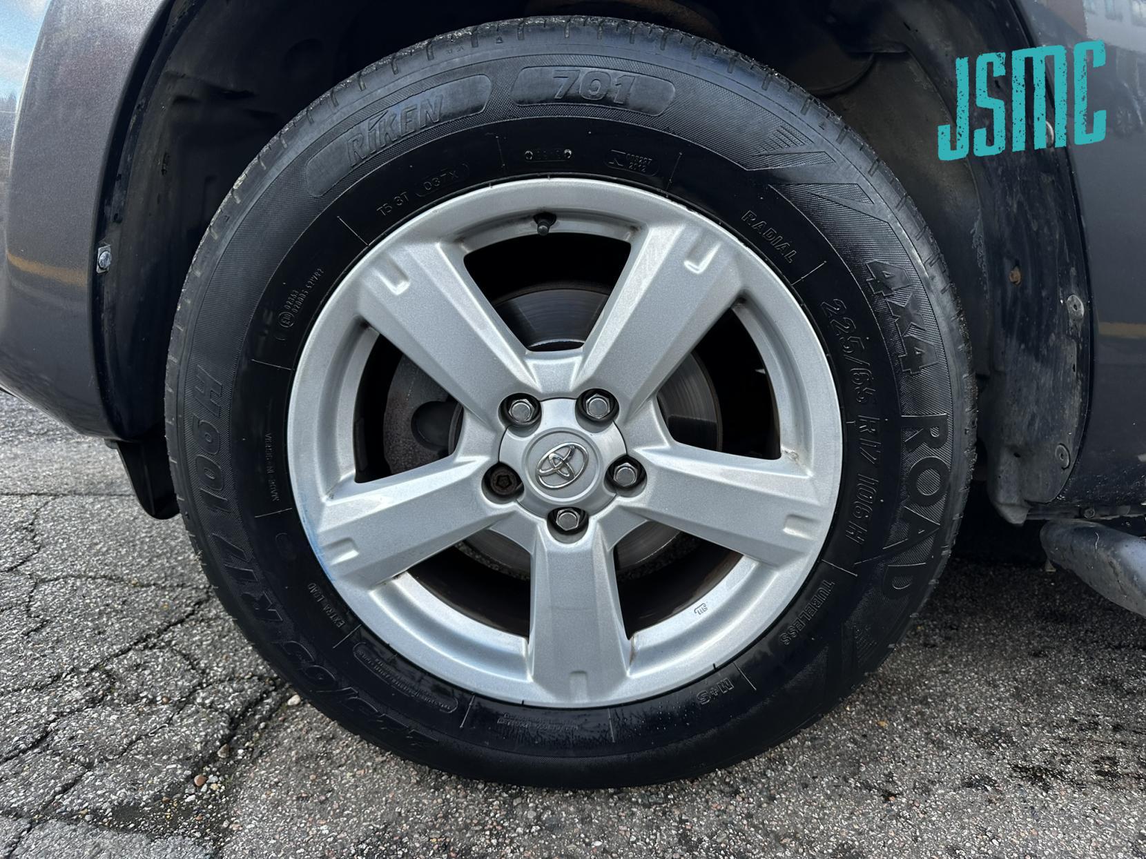 Toyota RAV4 2.0 XT-R SUV 5dr Petrol Automatic 4WD (212 g/km, 150 bhp)