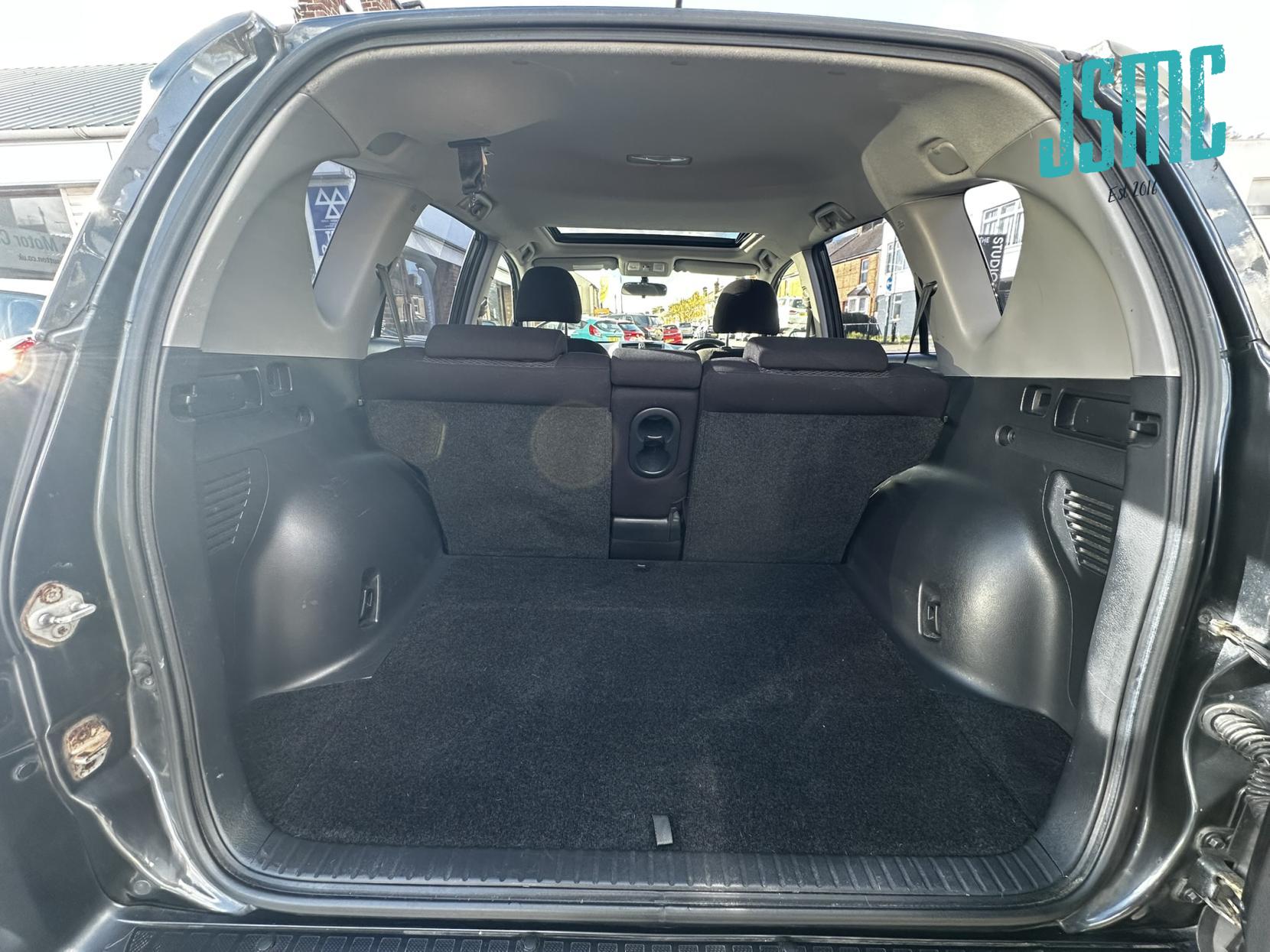 Toyota RAV4 2.0 XT-R SUV 5dr Petrol Automatic 4WD (212 g/km, 150 bhp)