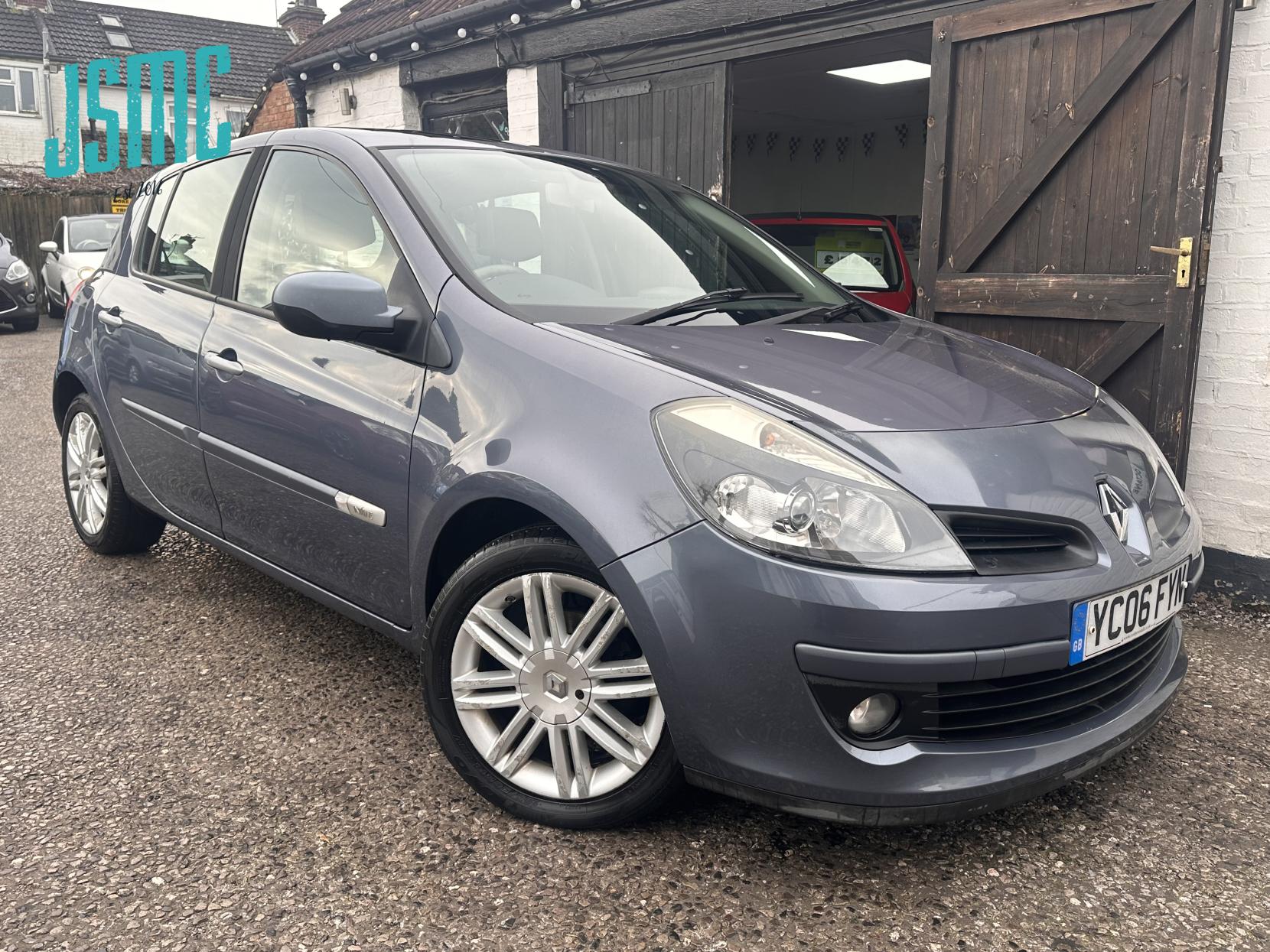 Renault Clio 1.6 VVT Initiale Hatchback 5dr Petrol Automatic (179 g/km, 111 bhp)