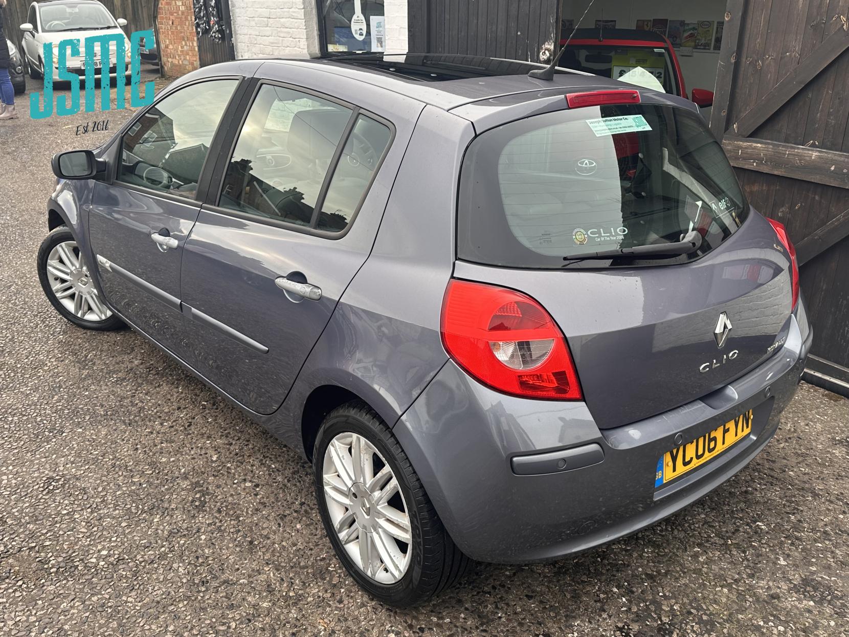 Renault Clio 1.6 VVT Initiale Hatchback 5dr Petrol Automatic (179 g/km, 111 bhp)