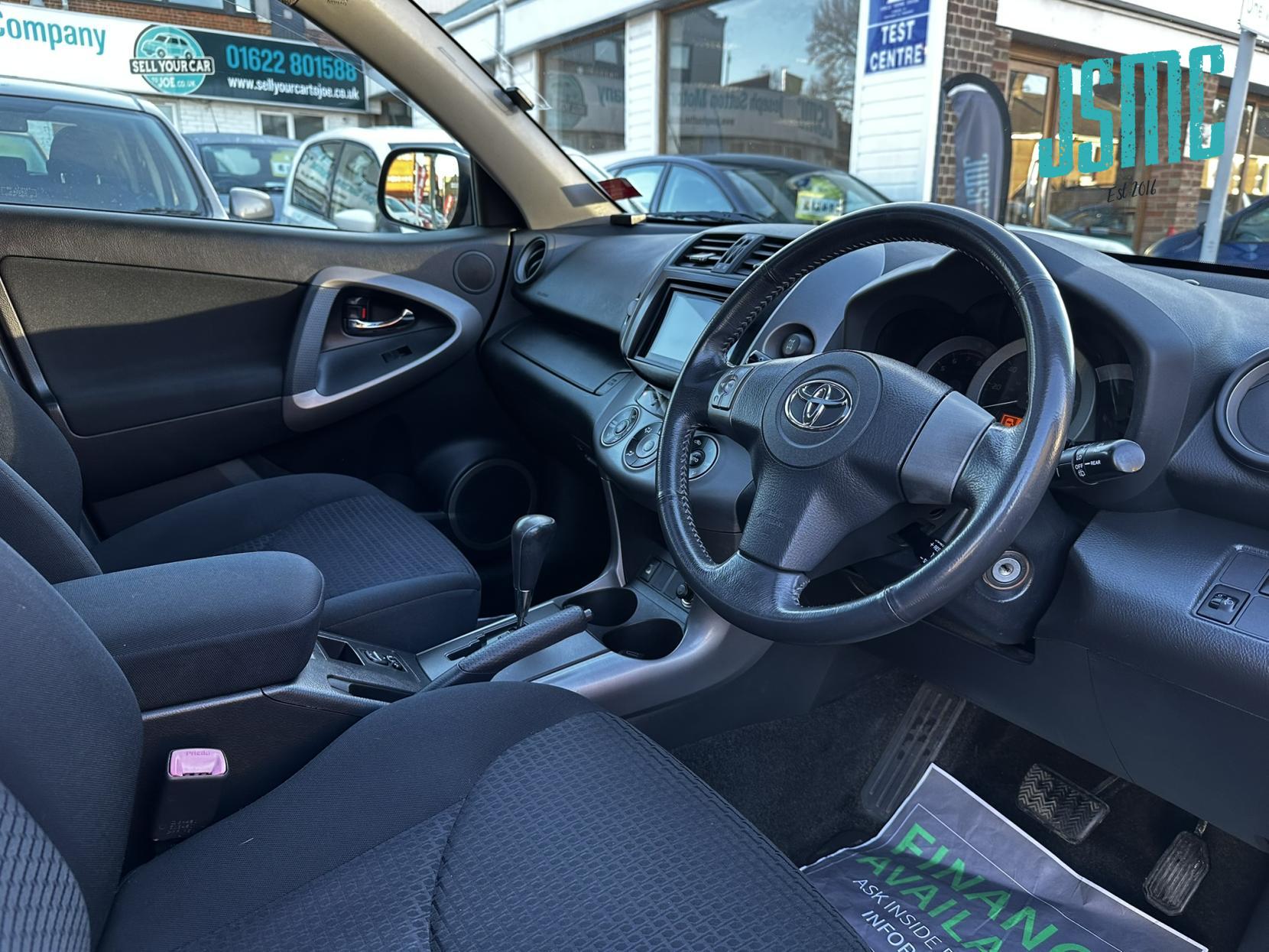 Toyota RAV4 2.0 XT-R SUV 5dr Petrol Automatic 4WD (212 g/km, 150 bhp)