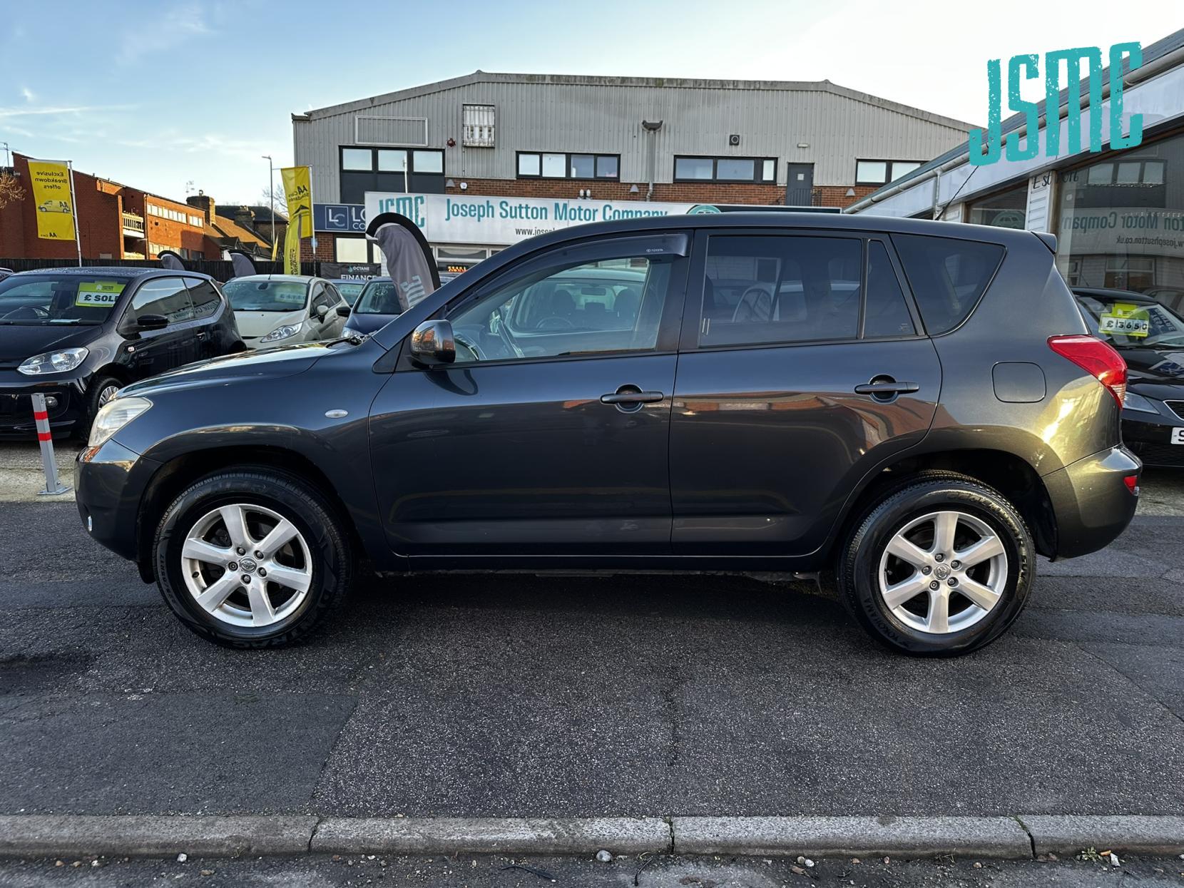 Toyota RAV4 2.0 XT-R SUV 5dr Petrol Automatic 4WD (212 g/km, 150 bhp)