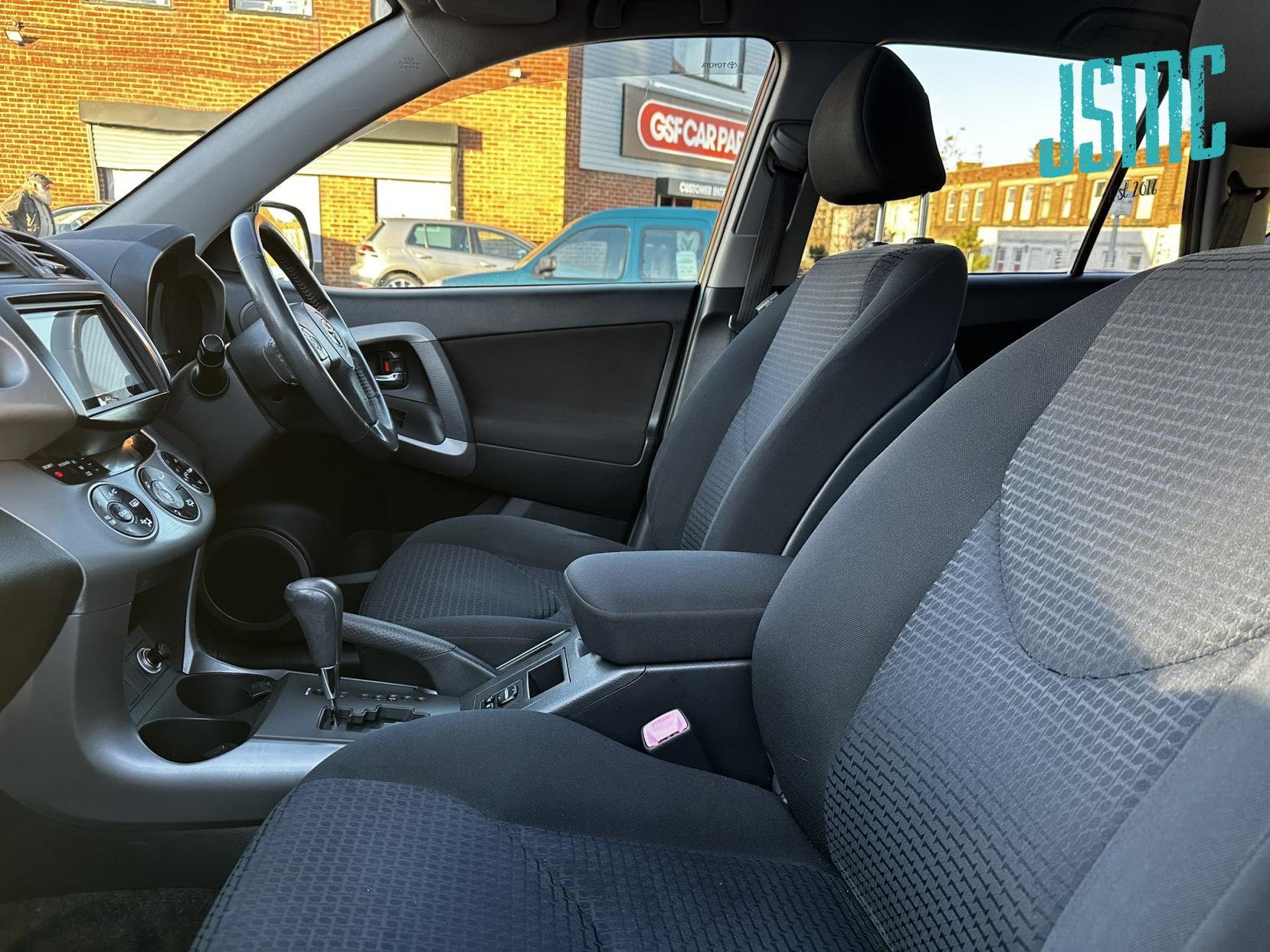 Toyota RAV4 2.0 XT-R SUV 5dr Petrol Automatic 4WD (212 g/km, 150 bhp)