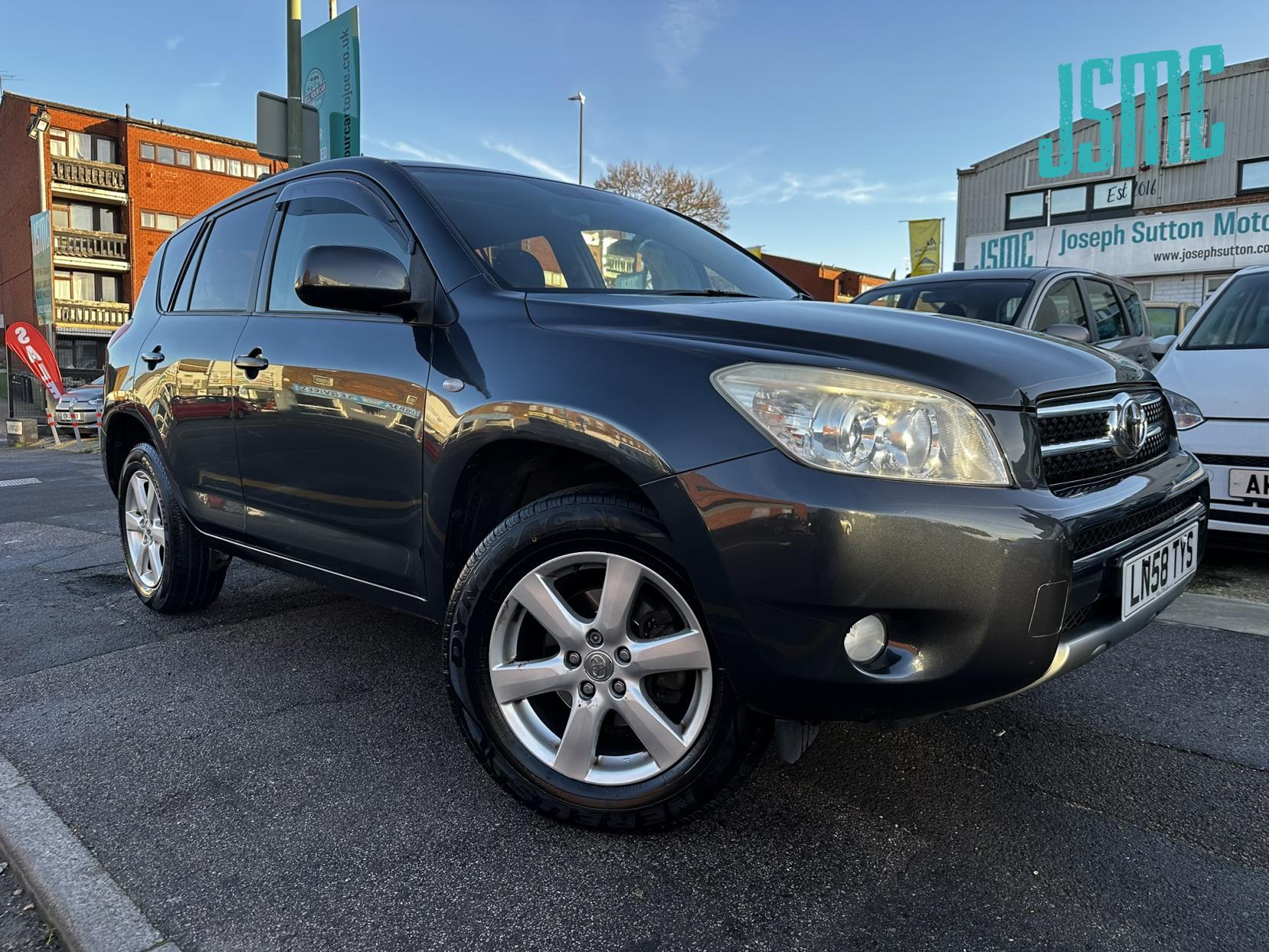 Toyota RAV4 2.0 XT-R SUV 5dr Petrol Automatic 4WD (212 g/km, 150 bhp)