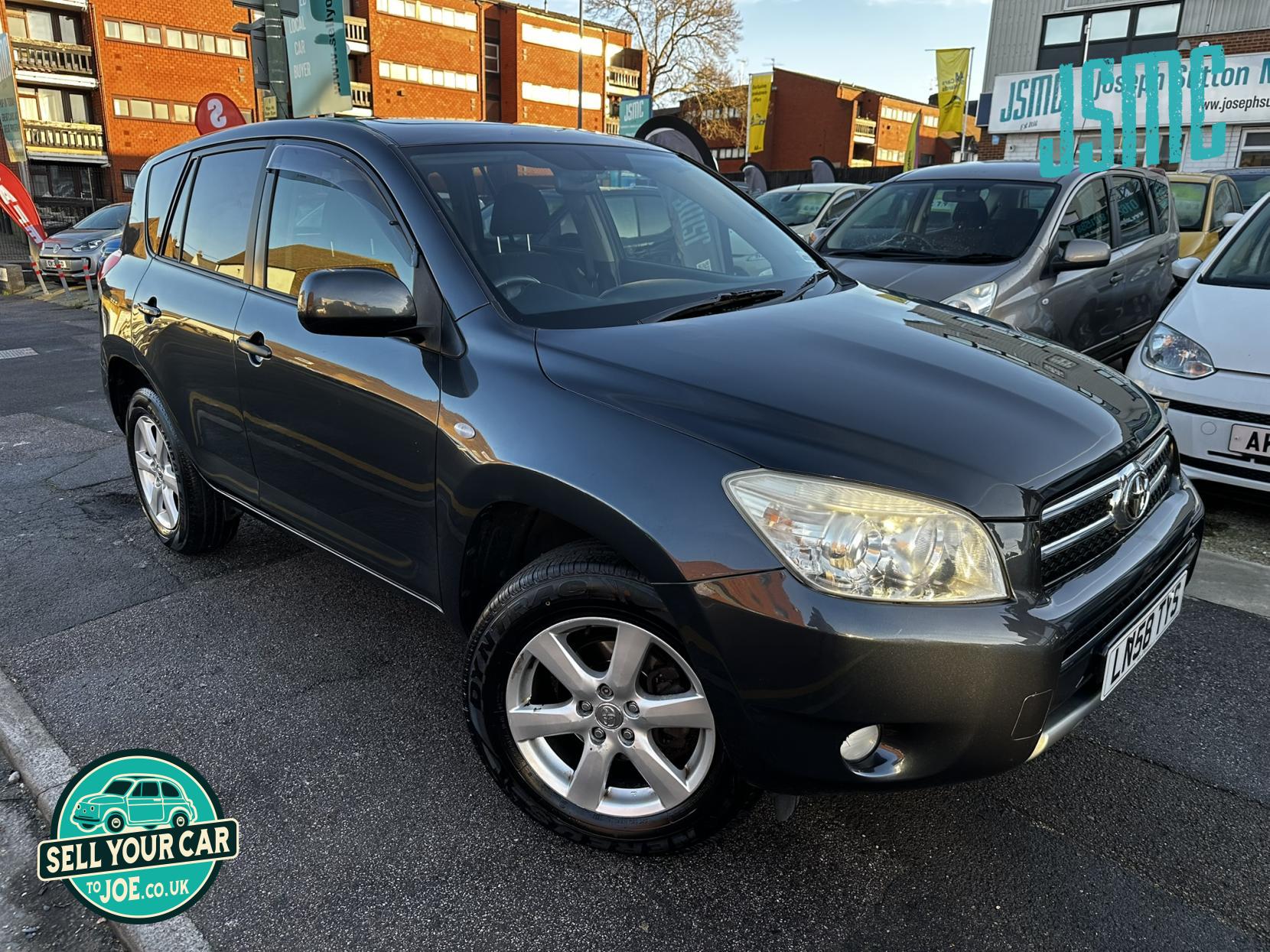 Toyota RAV4 2.0 XT-R SUV 5dr Petrol Automatic 4WD (212 g/km, 150 bhp)