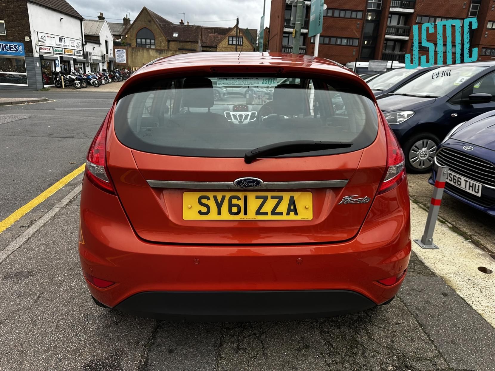 Ford Fiesta 1.4 Zetec Hatchback 5dr Petrol Manual (133 g/km, 94 bhp)