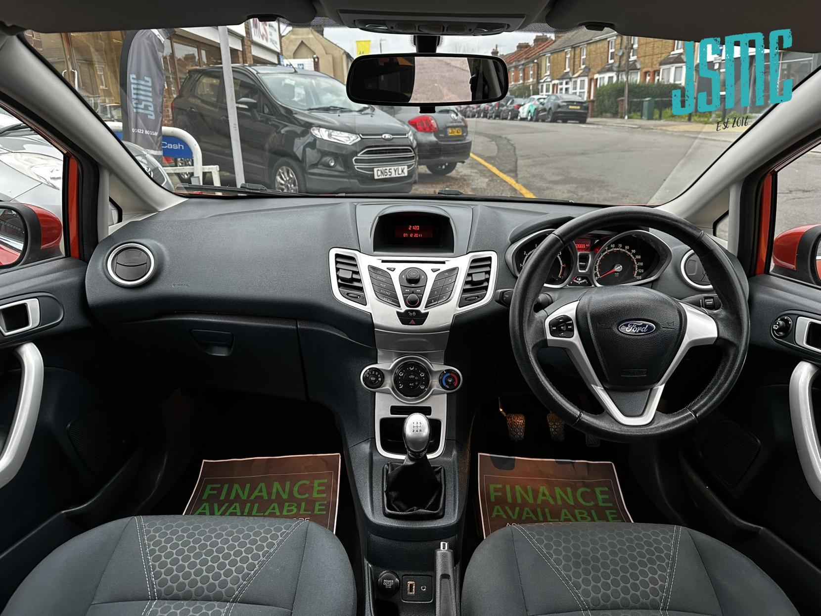 Ford Fiesta 1.4 Zetec Hatchback 5dr Petrol Manual (133 g/km, 94 bhp)