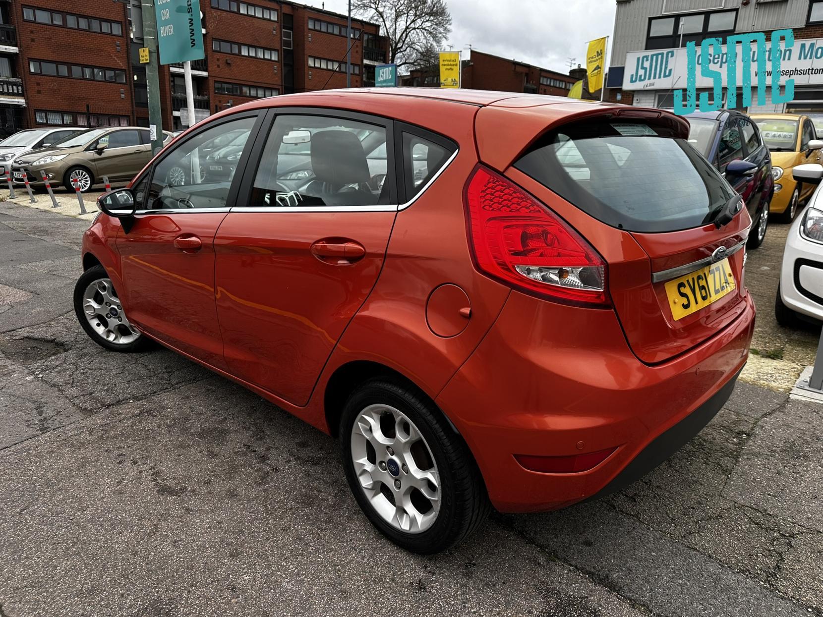 Ford Fiesta 1.4 Zetec Hatchback 5dr Petrol Manual (133 g/km, 94 bhp)