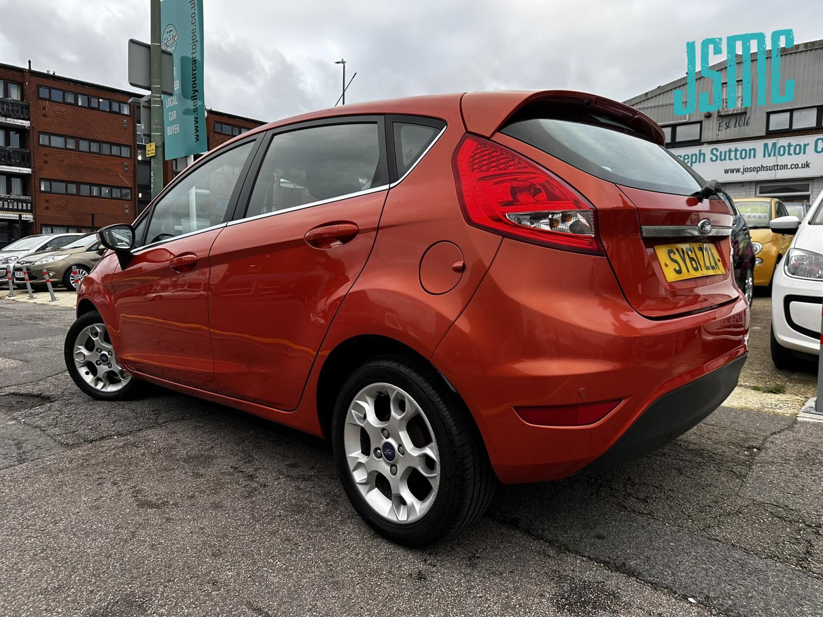 Ford Fiesta 1.4 Zetec Hatchback 5dr Petrol Manual (133 g/km, 94 bhp)
