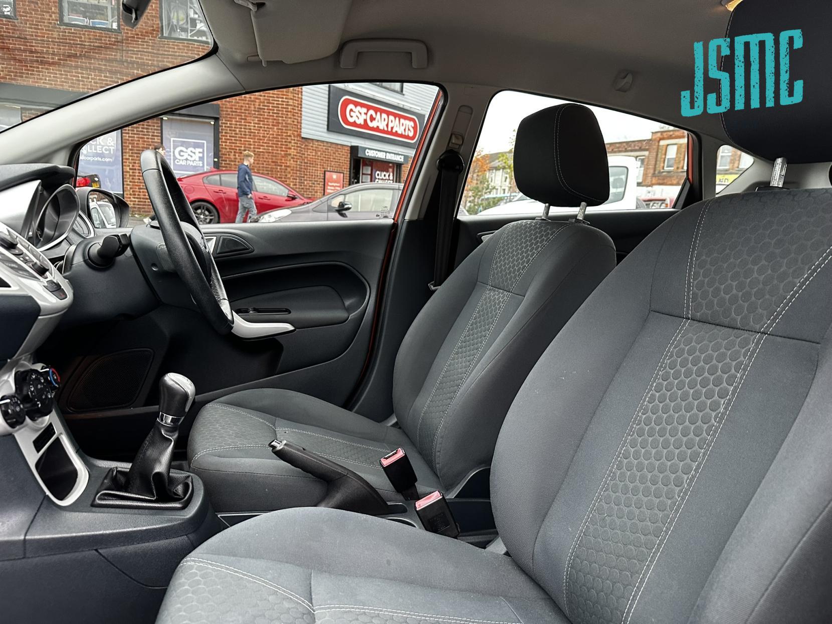 Ford Fiesta 1.4 Zetec Hatchback 5dr Petrol Manual (133 g/km, 94 bhp)