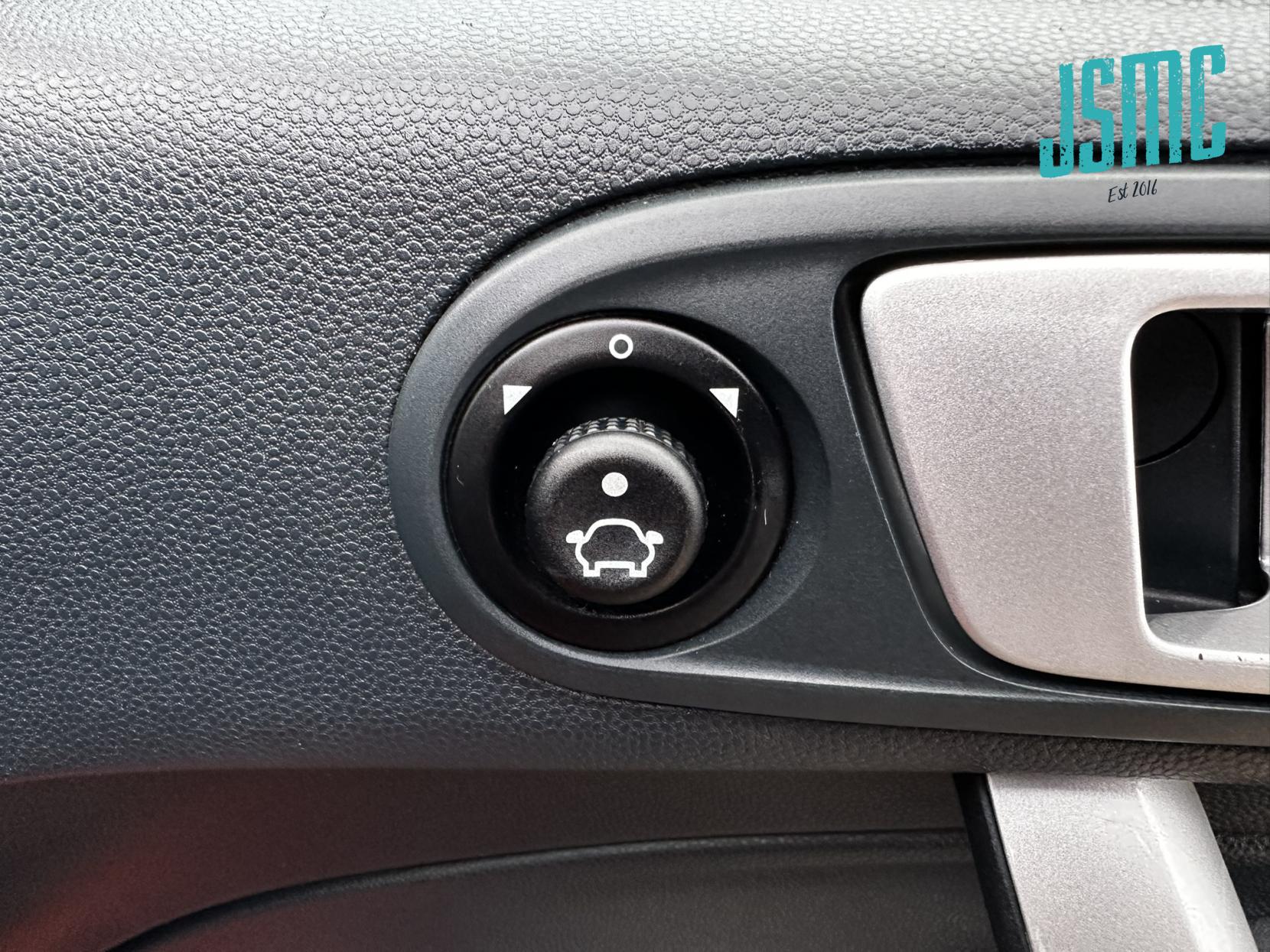 Ford Fiesta 1.4 Zetec Hatchback 5dr Petrol Manual (133 g/km, 94 bhp)