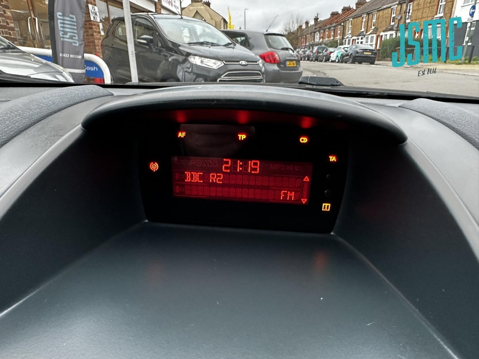 Ford Fiesta 1.4 Zetec Hatchback 5dr Petrol Manual (133 g/km, 94 bhp)