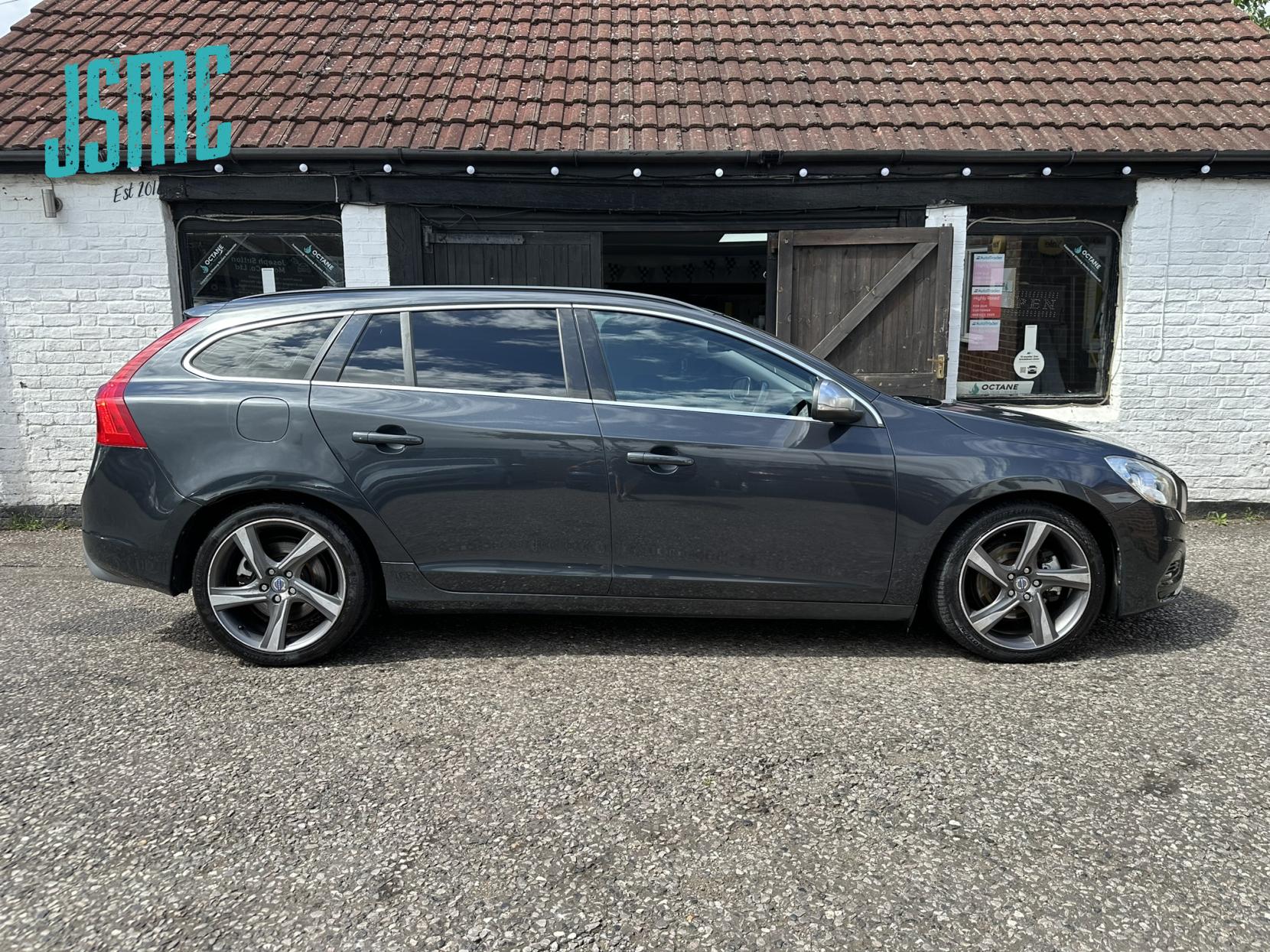 Volvo V60 1.6D DRIVe R-Design Estate 5dr Diesel Manual Euro 5 (s/s) (115 ps)