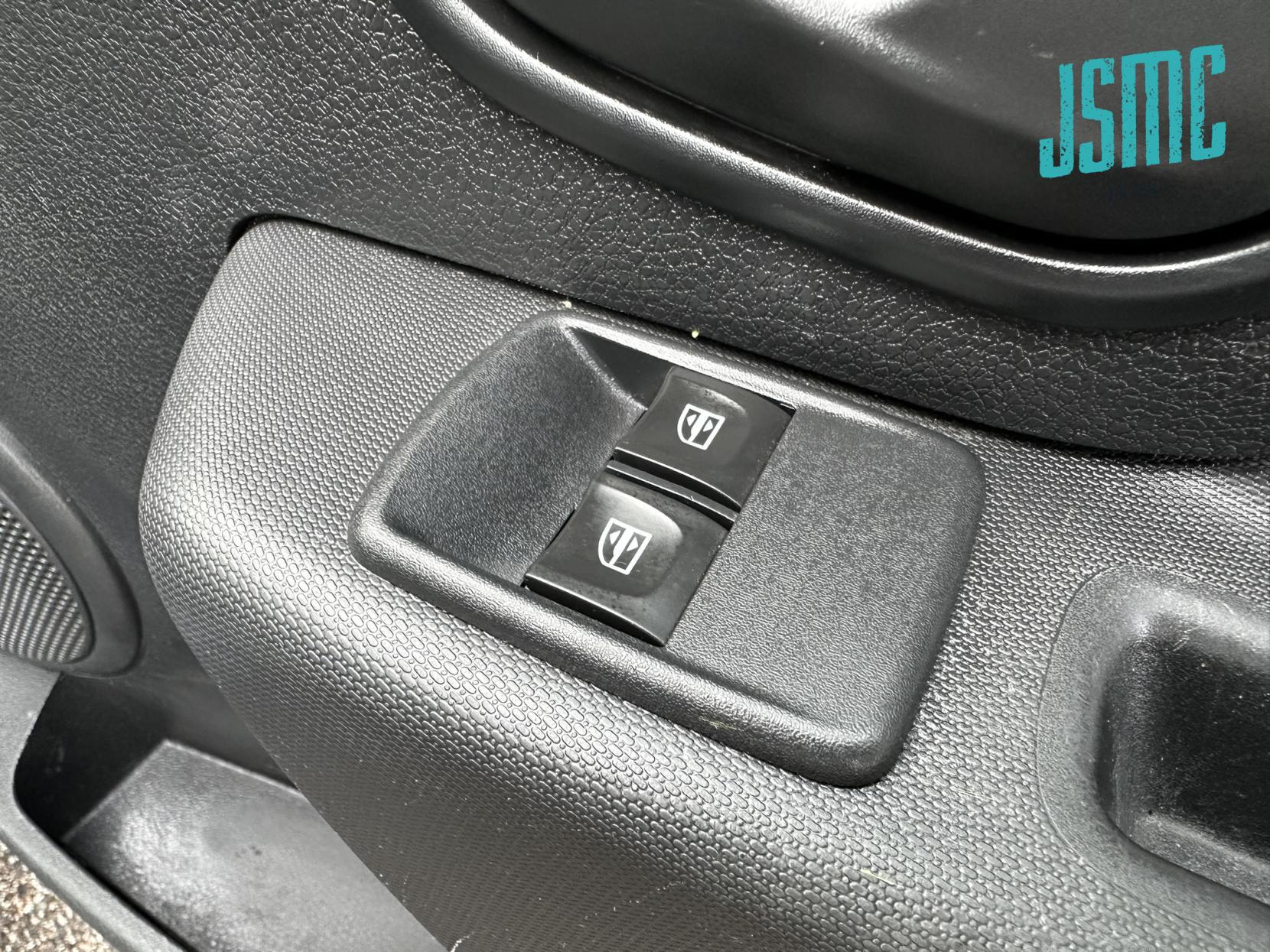 Dacia Logan MCV 1.0 SCe Ambiance Estate 5dr Petrol Manual Euro 6 (75 ps)