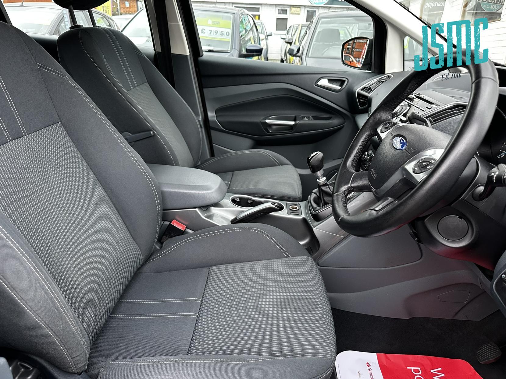 Ford C-Max 1.6 TDCi Titanium MPV 5dr Diesel Manual Euro 5 (115 ps)