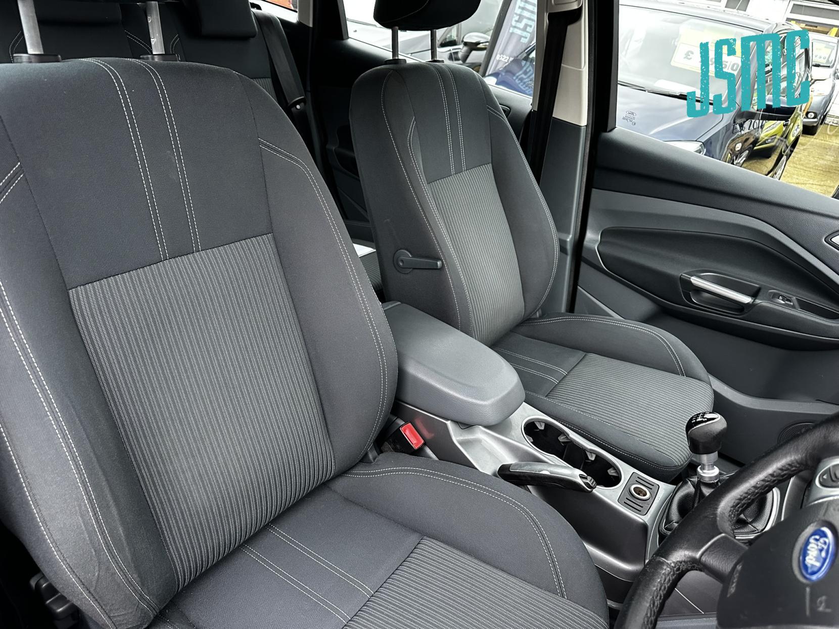 Ford C-Max 1.6 TDCi Titanium MPV 5dr Diesel Manual Euro 5 (115 ps)