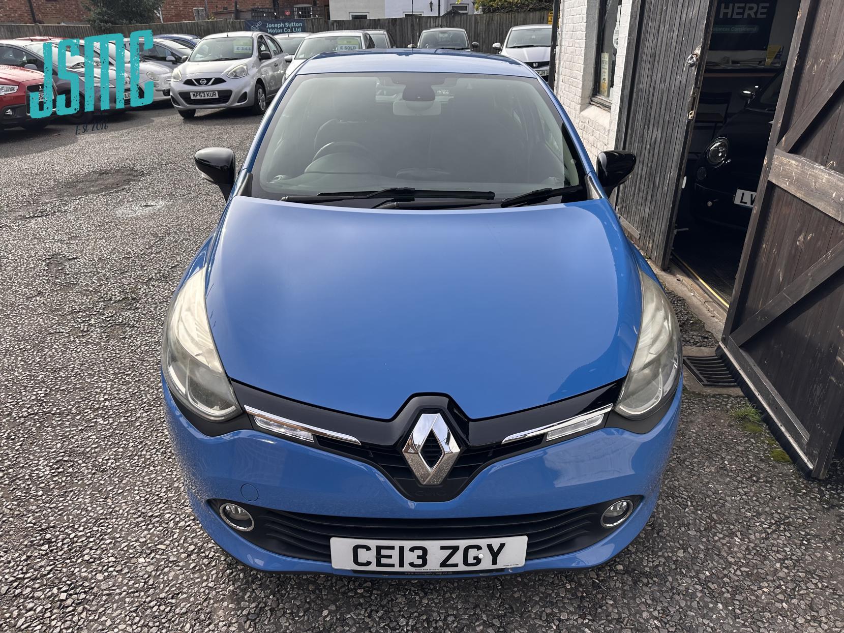 Renault Clio 1.2 16V Dynamique MediaNav Hatchback 5dr Petrol Manual Euro 5 (75 ps)