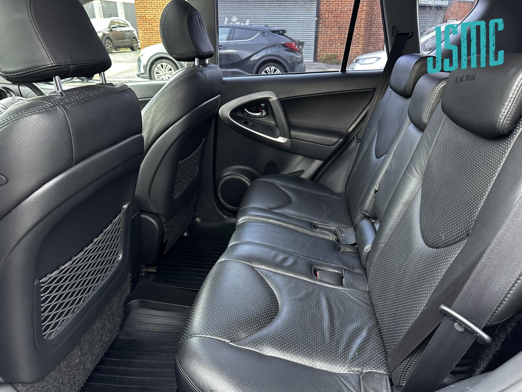 Toyota RAV4 2.0 XT-R SUV 5dr Petrol Manual 4WD (202 g/km, 150 bhp)