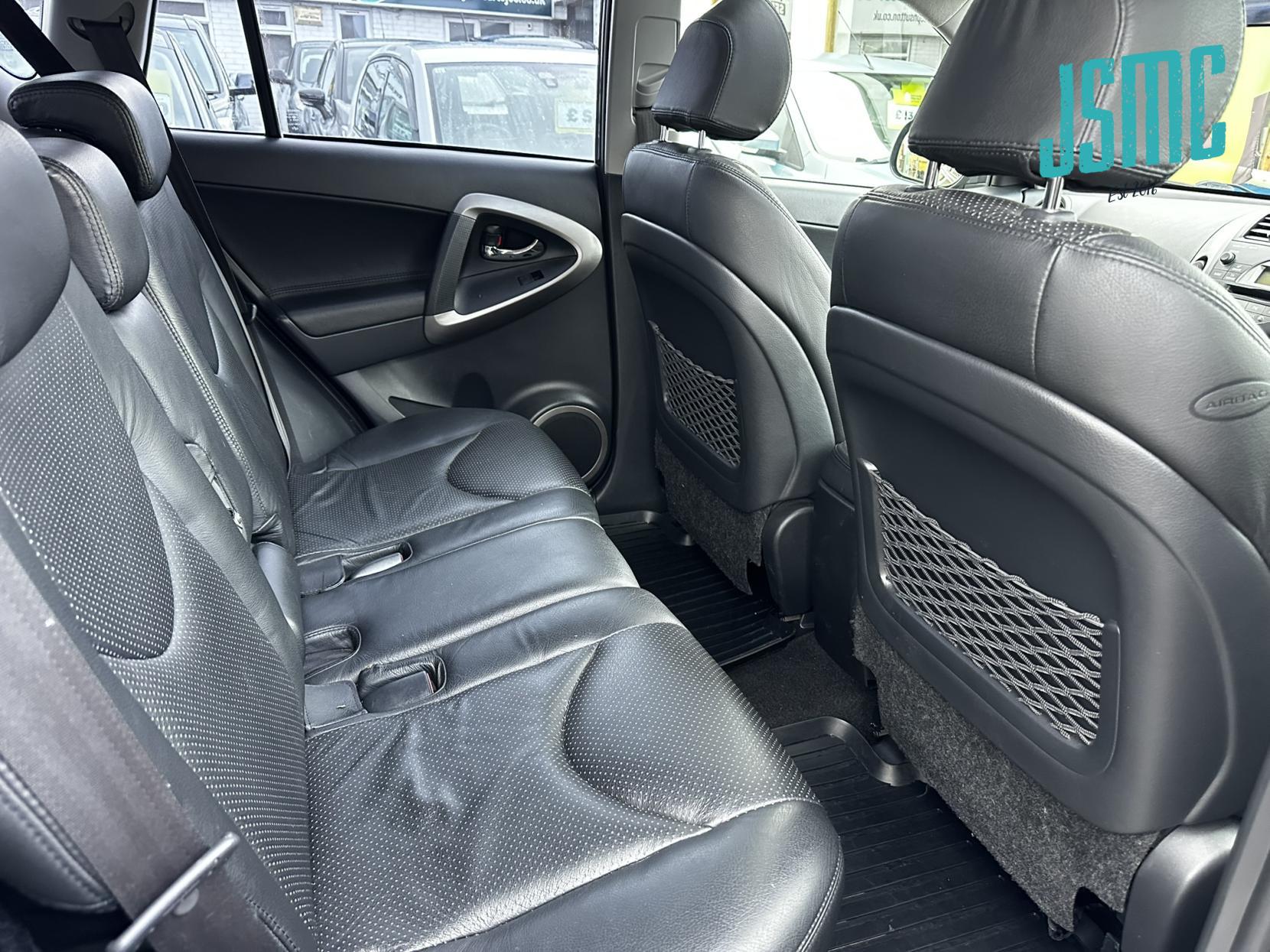 Toyota RAV4 2.0 XT-R SUV 5dr Petrol Manual 4WD (202 g/km, 150 bhp)