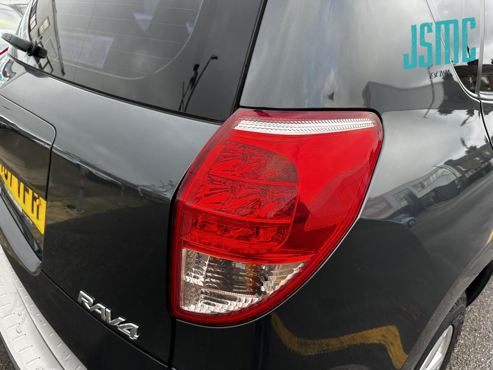 Toyota RAV4 2.0 XT-R SUV 5dr Petrol Manual 4WD (202 g/km, 150 bhp)