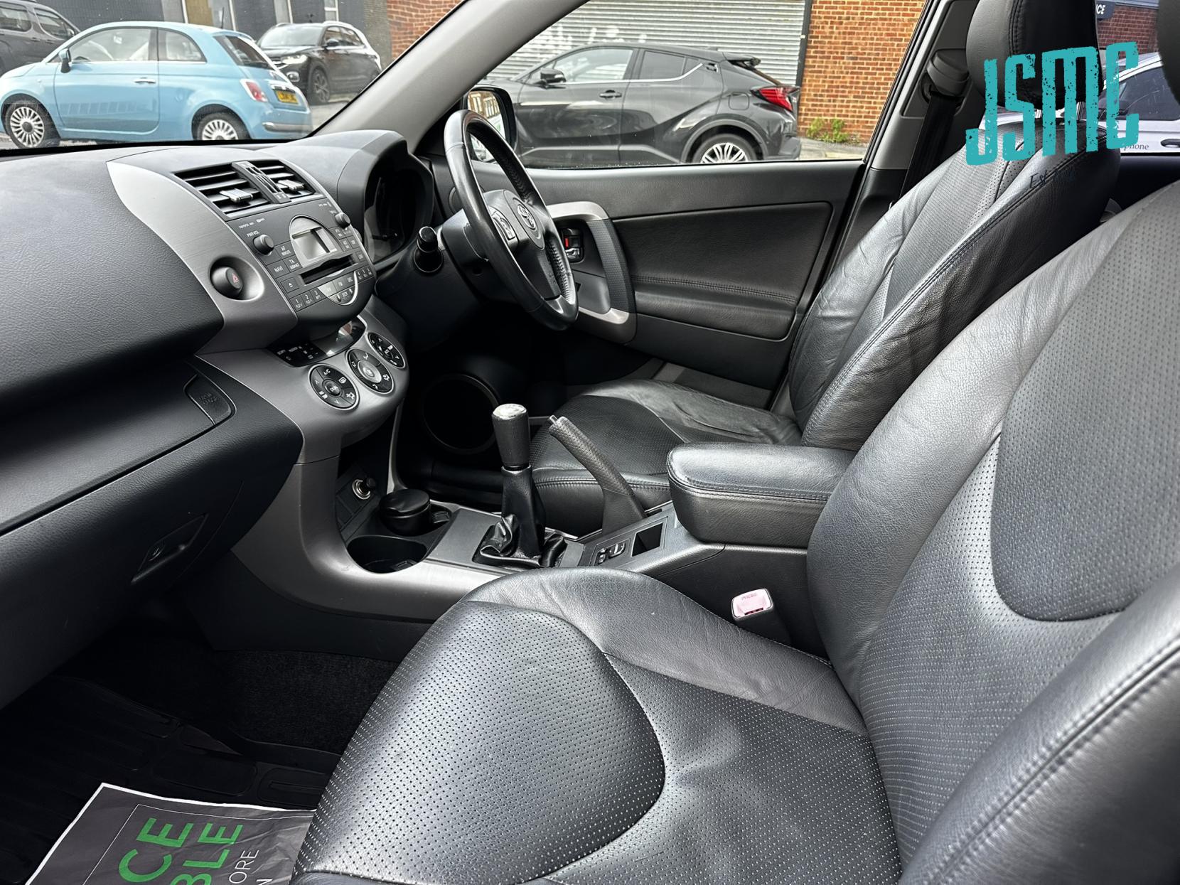 Toyota RAV4 2.0 XT-R SUV 5dr Petrol Manual 4WD (202 g/km, 150 bhp)