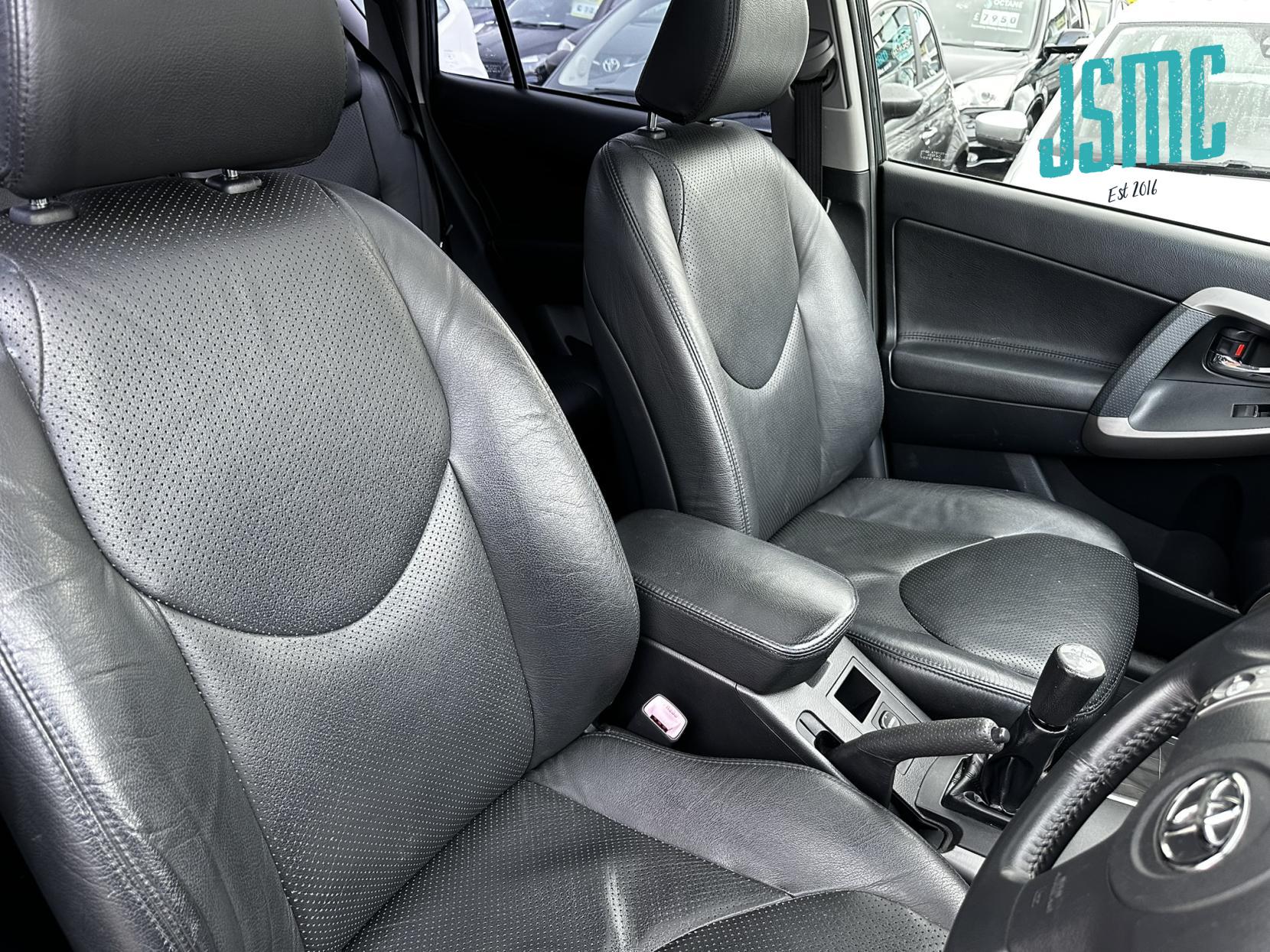 Toyota RAV4 2.0 XT-R SUV 5dr Petrol Manual 4WD (202 g/km, 150 bhp)