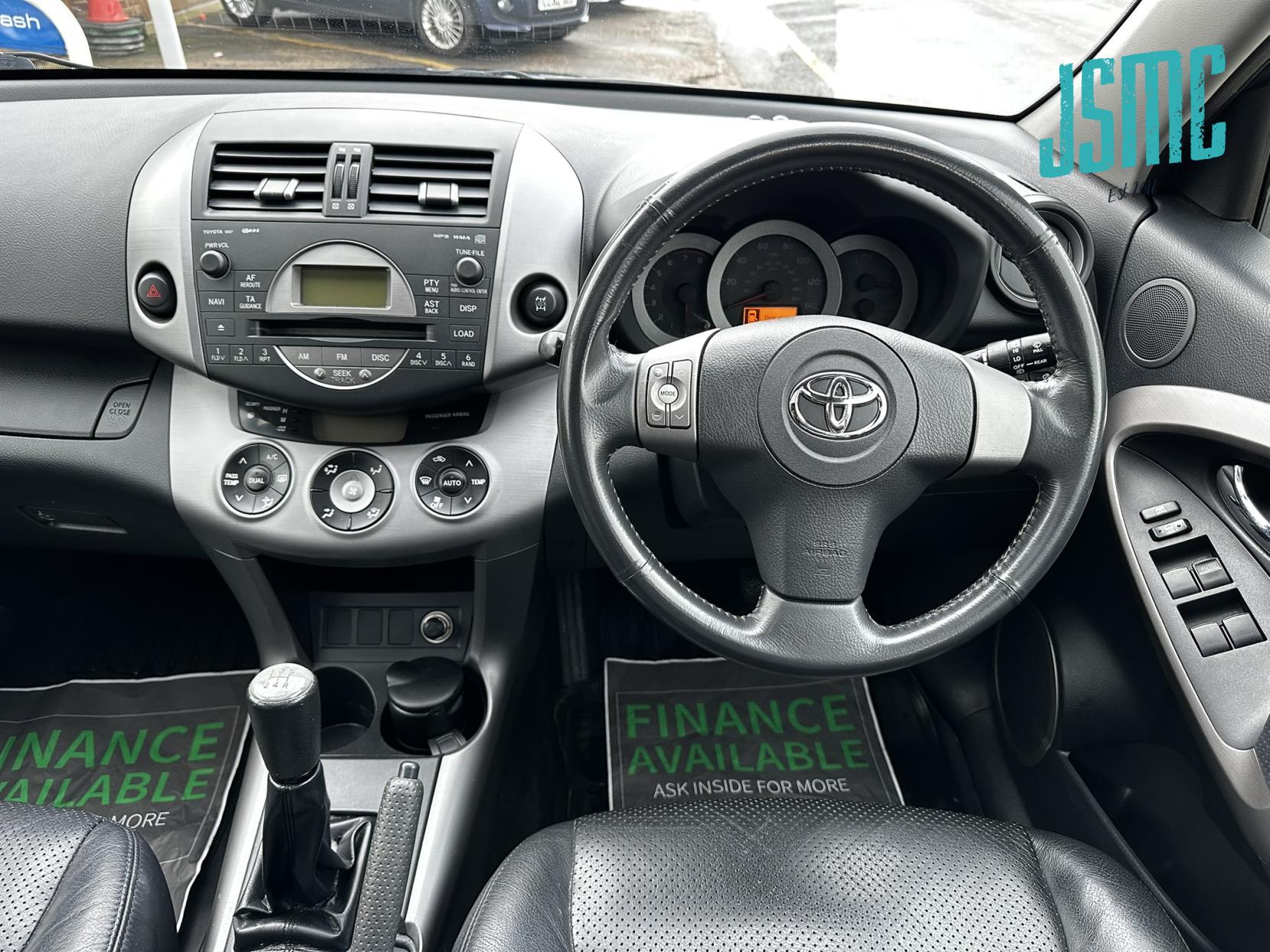 Toyota RAV4 2.0 XT-R SUV 5dr Petrol Manual 4WD (202 g/km, 150 bhp)