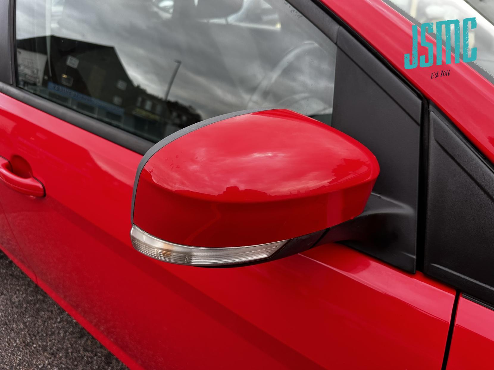 Ford Focus 1.6 Zetec Hatchback 5dr Petrol Manual (161 g/km, 99 bhp)