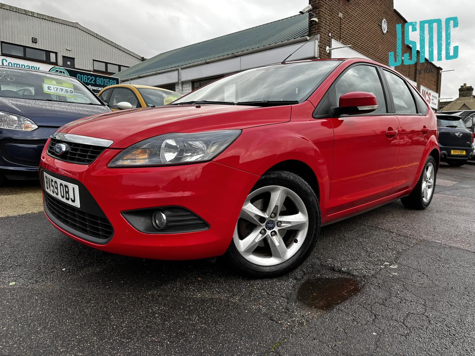 Ford Focus 1.6 Zetec Hatchback 5dr Petrol Manual (161 g/km, 99 bhp)