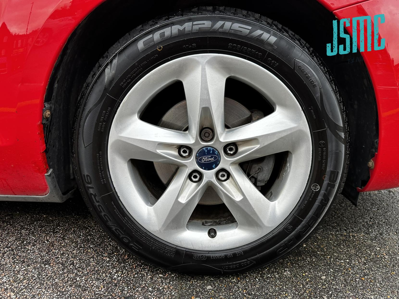 Ford Focus 1.6 Zetec Hatchback 5dr Petrol Manual (161 g/km, 99 bhp)