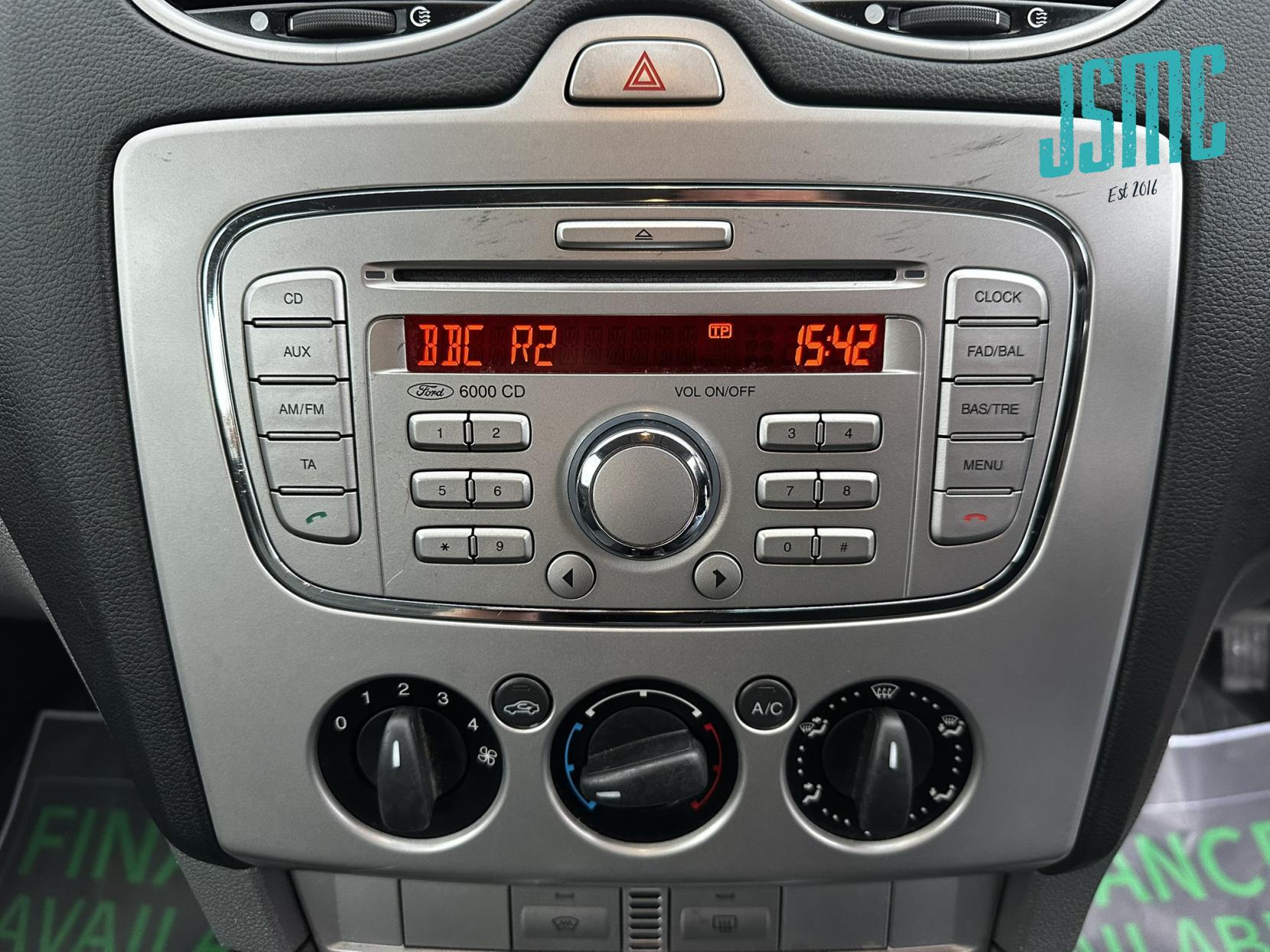 Ford Focus 1.6 Zetec Hatchback 5dr Petrol Manual (161 g/km, 99 bhp)