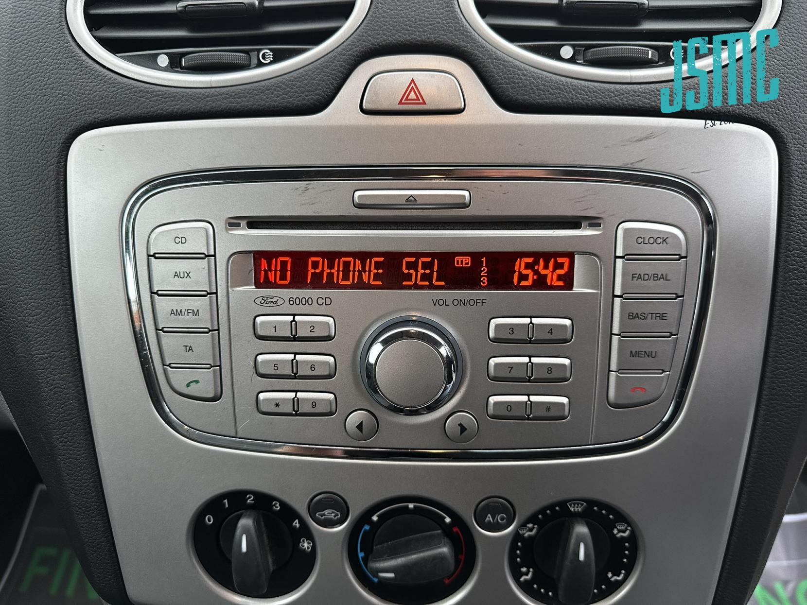 Ford Focus 1.6 Zetec Hatchback 5dr Petrol Manual (161 g/km, 99 bhp)