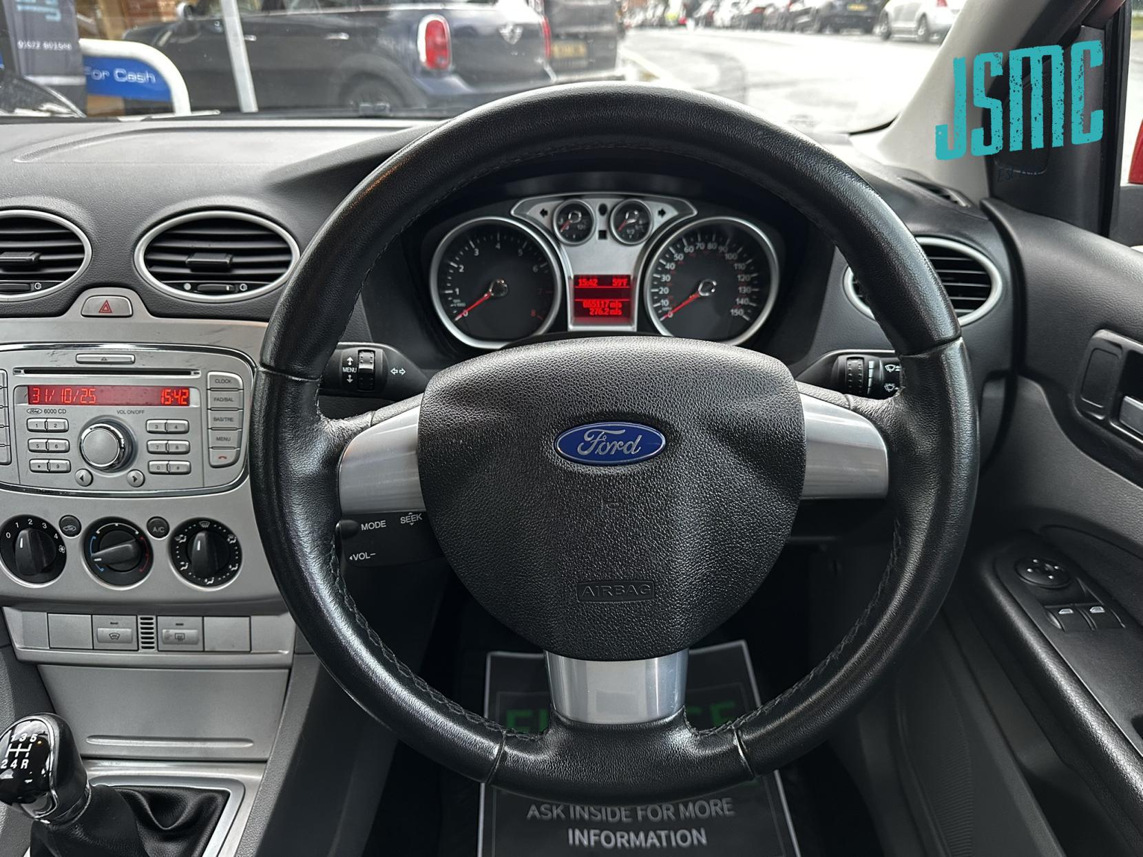 Ford Focus 1.6 Zetec Hatchback 5dr Petrol Manual (161 g/km, 99 bhp)