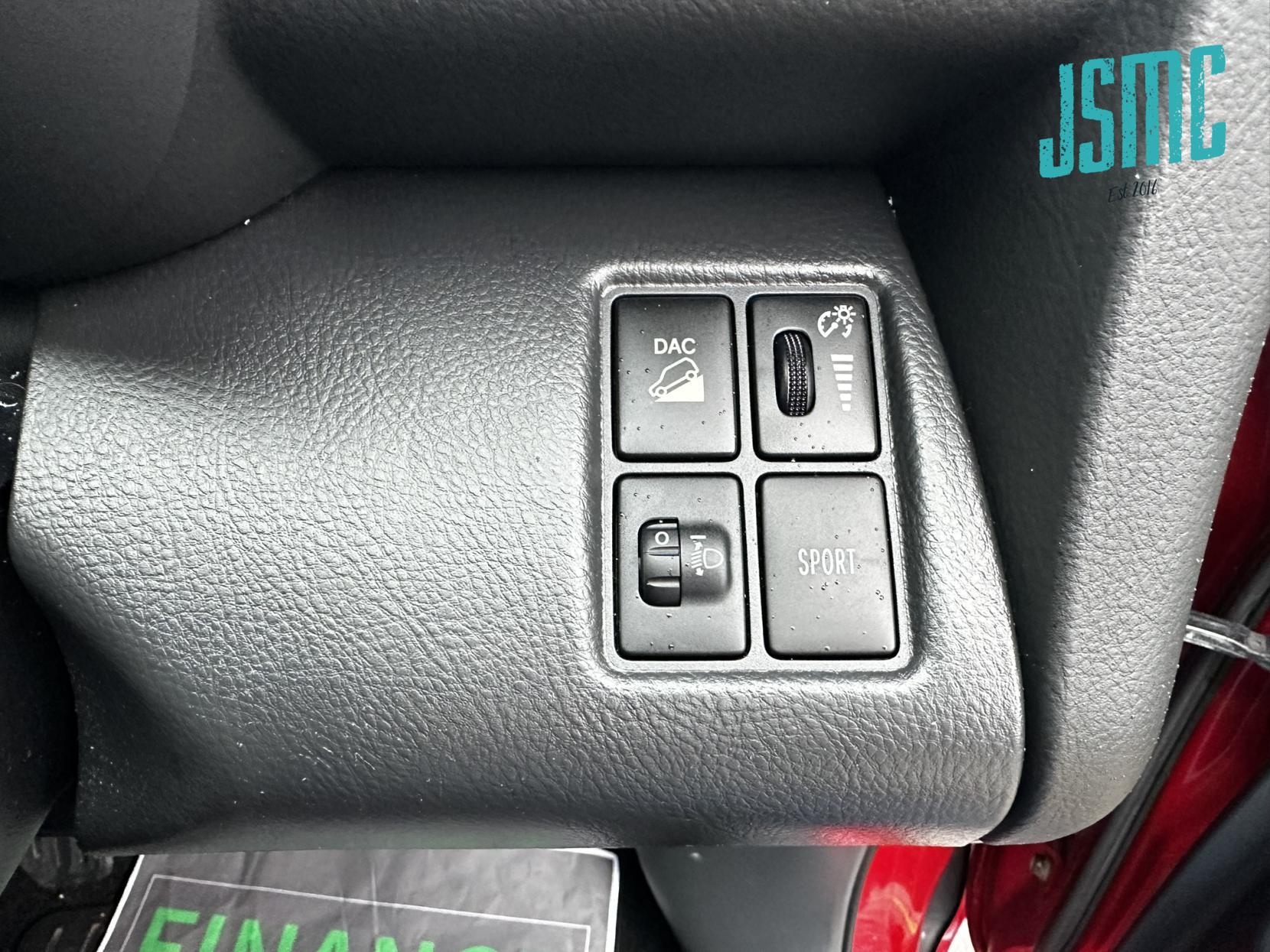 Toyota RAV4 2.0 V-Matic XT-R SUV 5dr Petrol Multidrive S 4WD Euro 5 (158 ps)