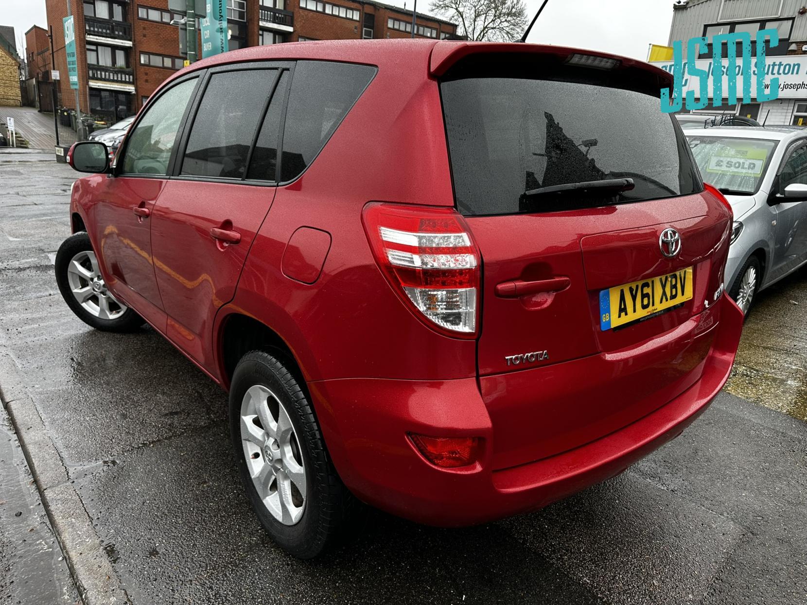 Toyota RAV4 2.0 V-Matic XT-R SUV 5dr Petrol Multidrive S 4WD Euro 5 (158 ps)